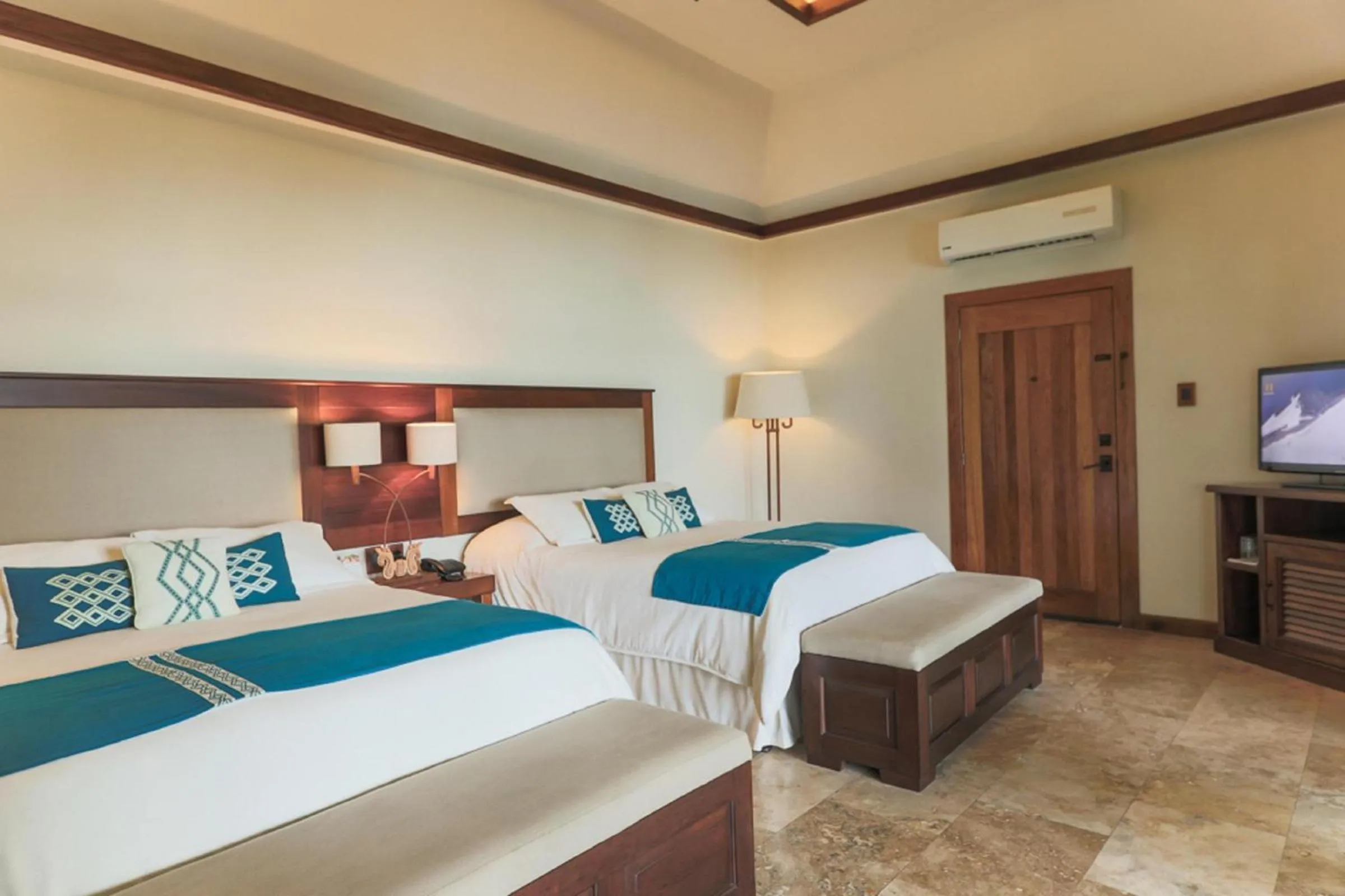 Photo of the whole room, Bed in Bolontiku Boutique Hotel & Spa