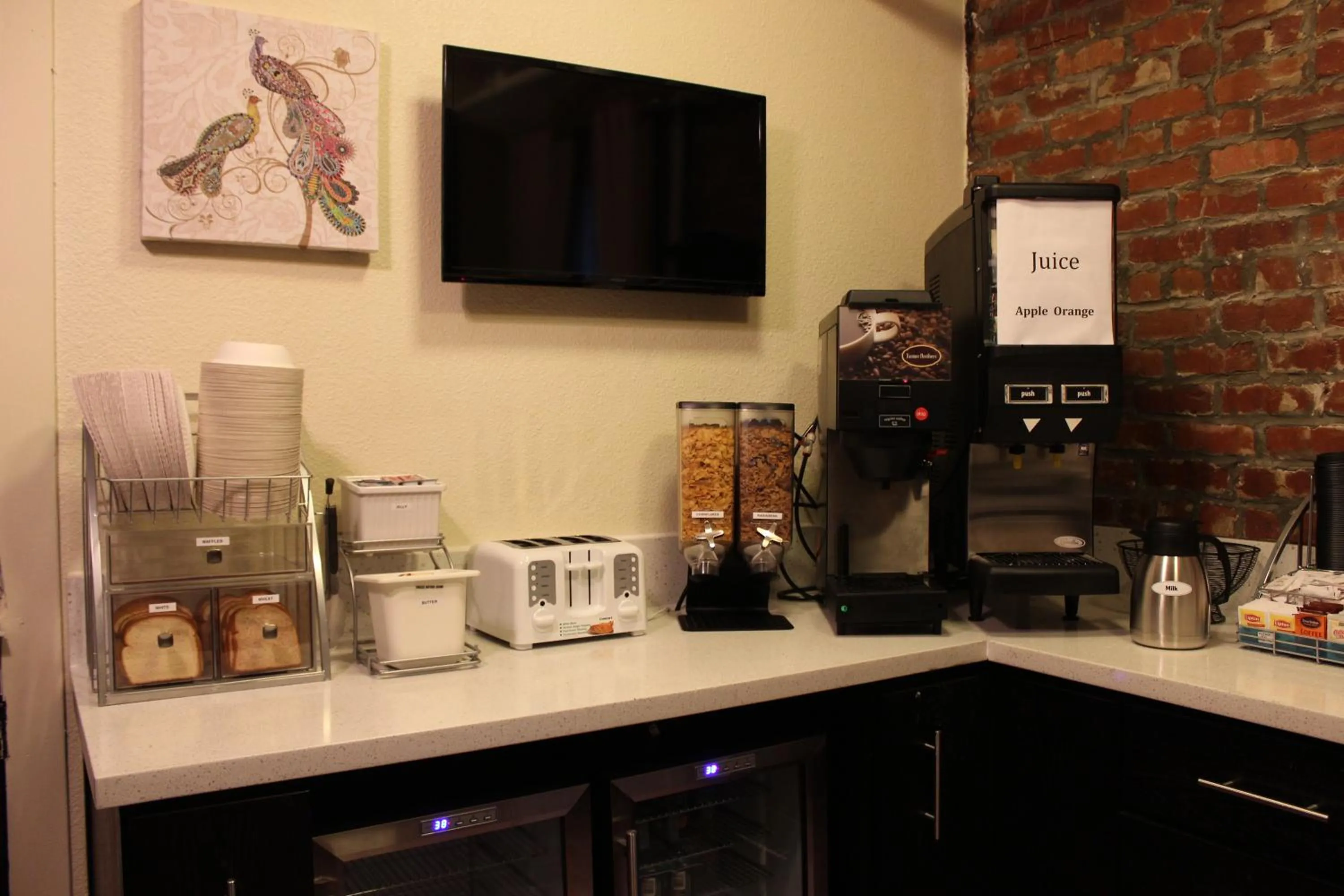 Restaurant/places to eat in Inn on Folsom