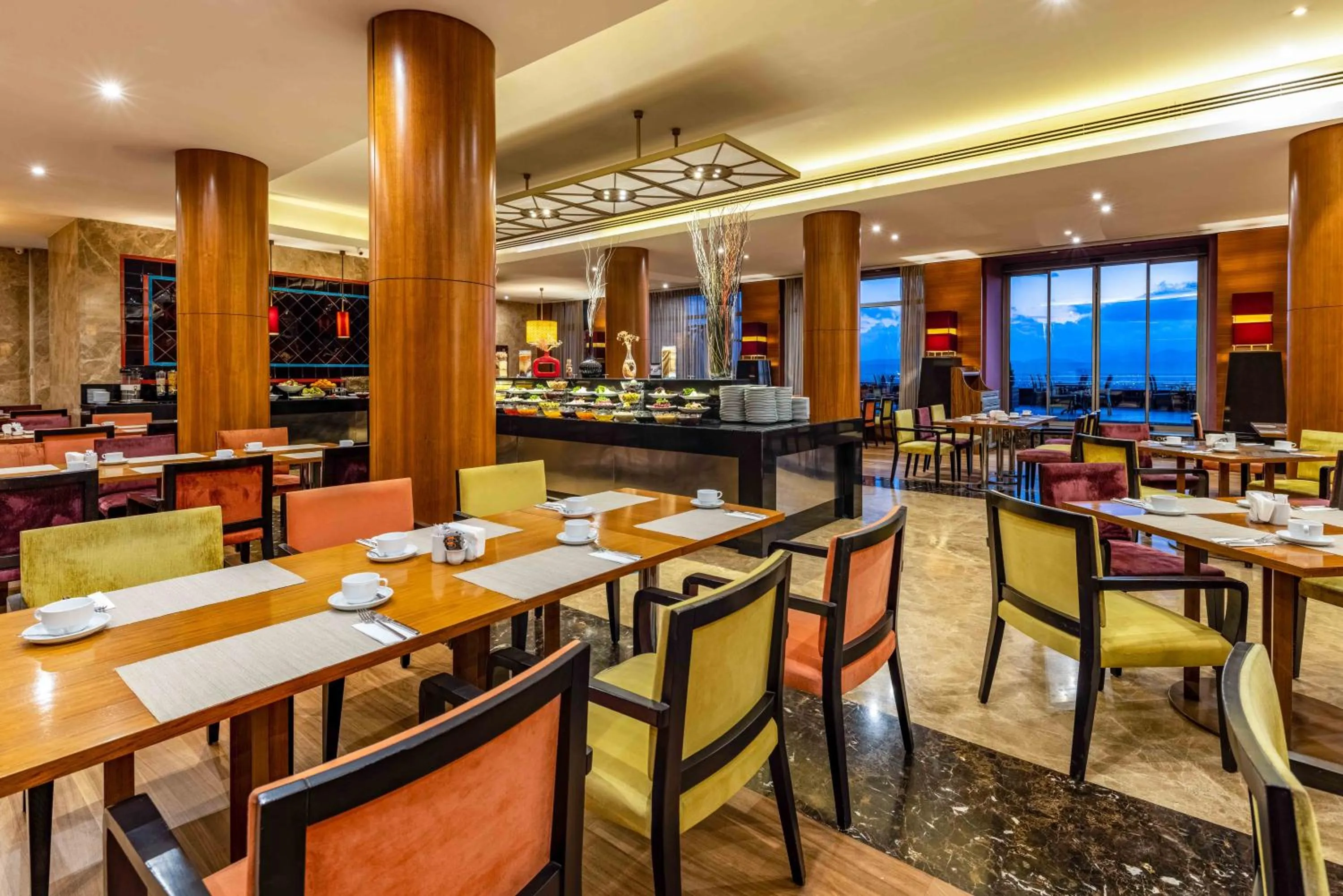 Restaurant/places to eat in Hotel Çelik Palas Convention Center & Thermal SPA