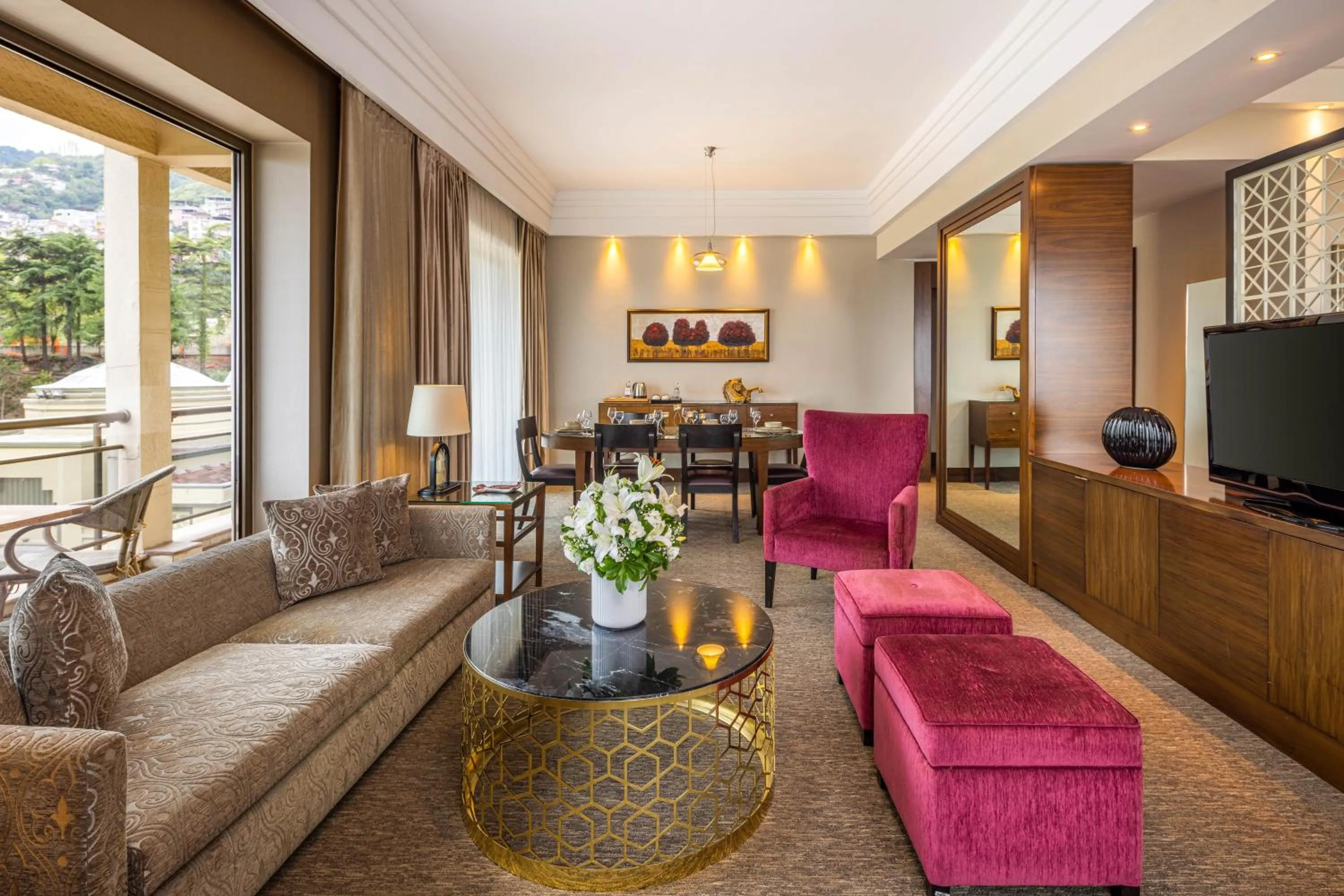 TV and multimedia in Hotel Çelik Palas Convention Center & Thermal SPA