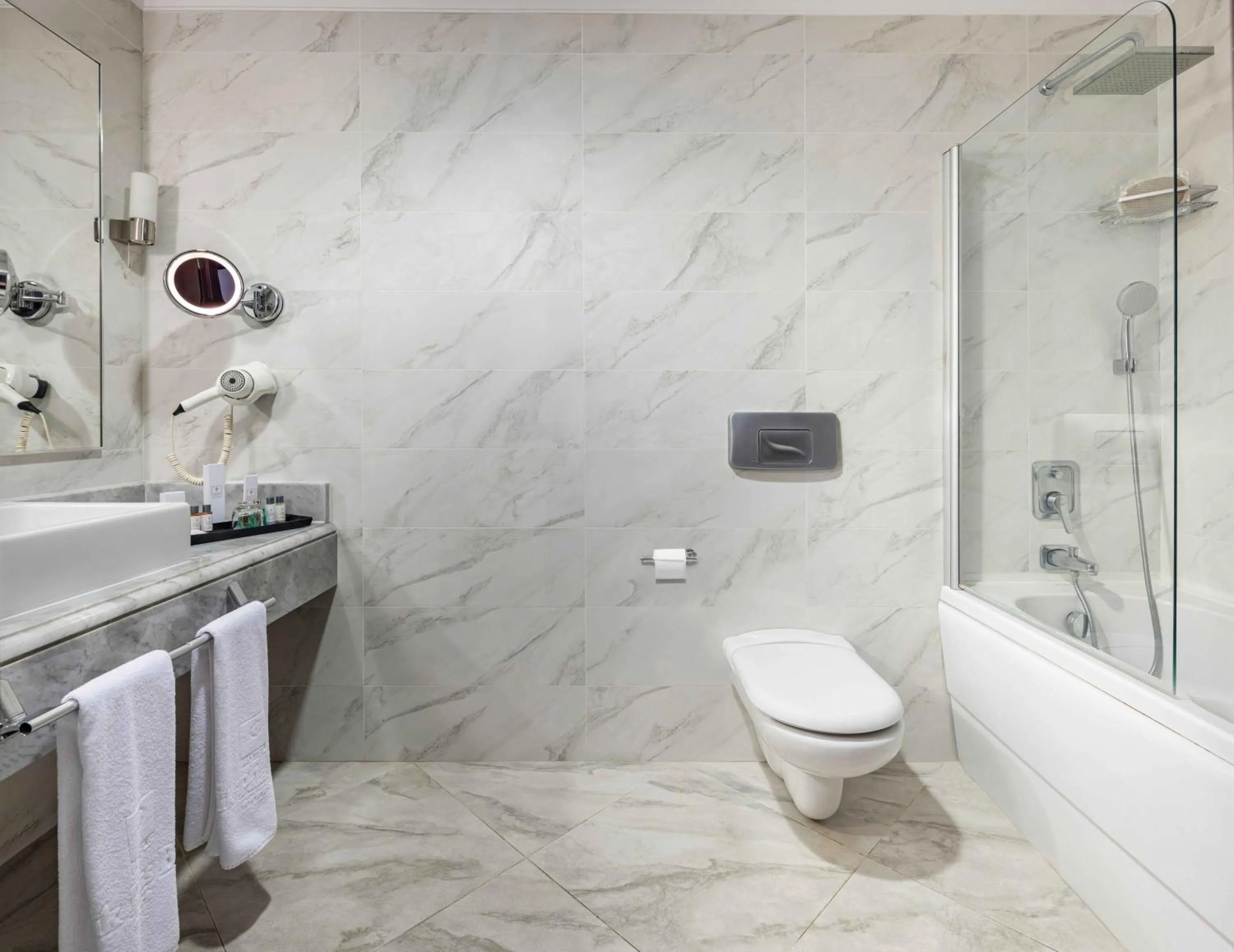 Shower in Hotel Çelik Palas Convention Center & Thermal SPA