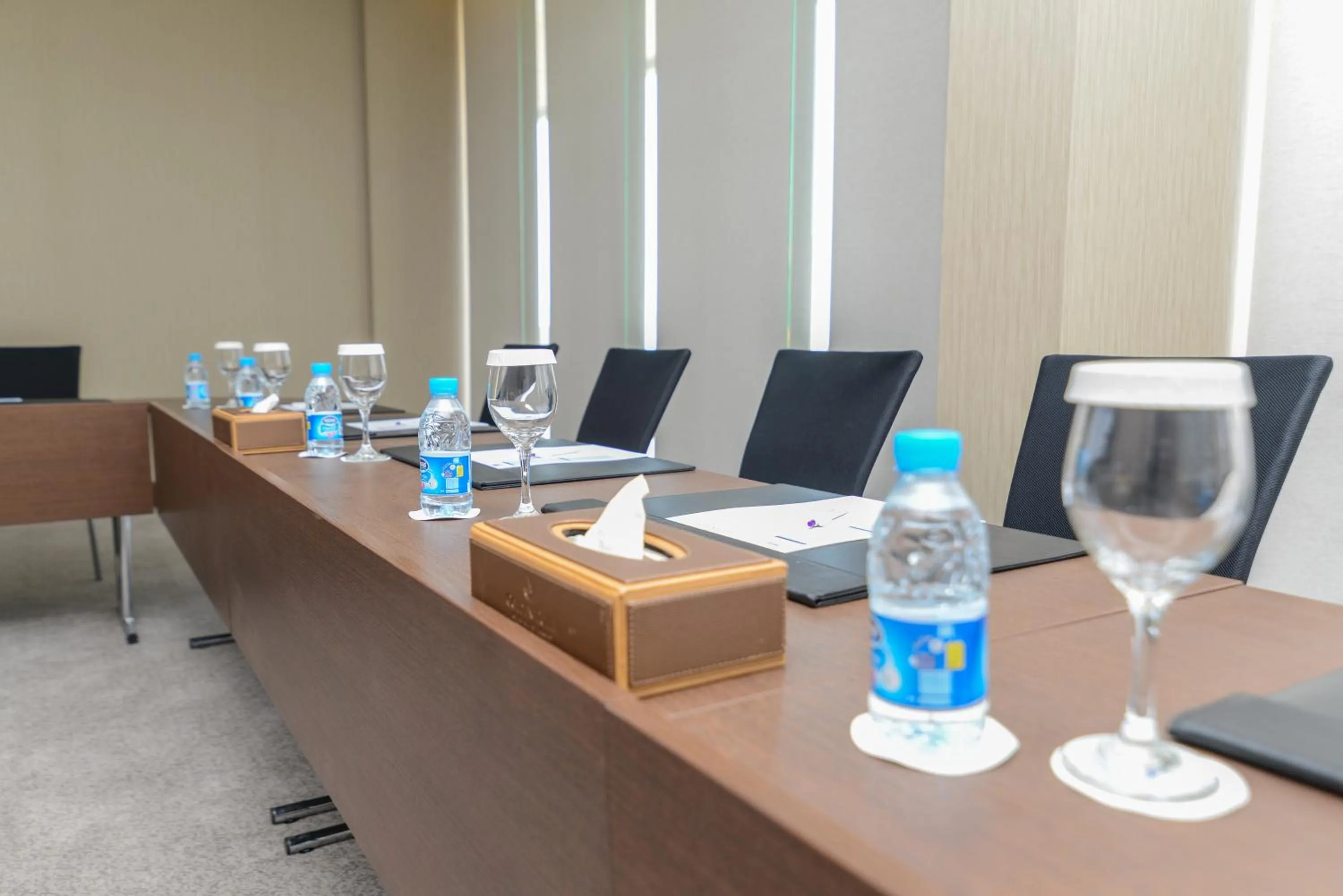 Business facilities in Golden Tulip Dammam Corniche Hotel