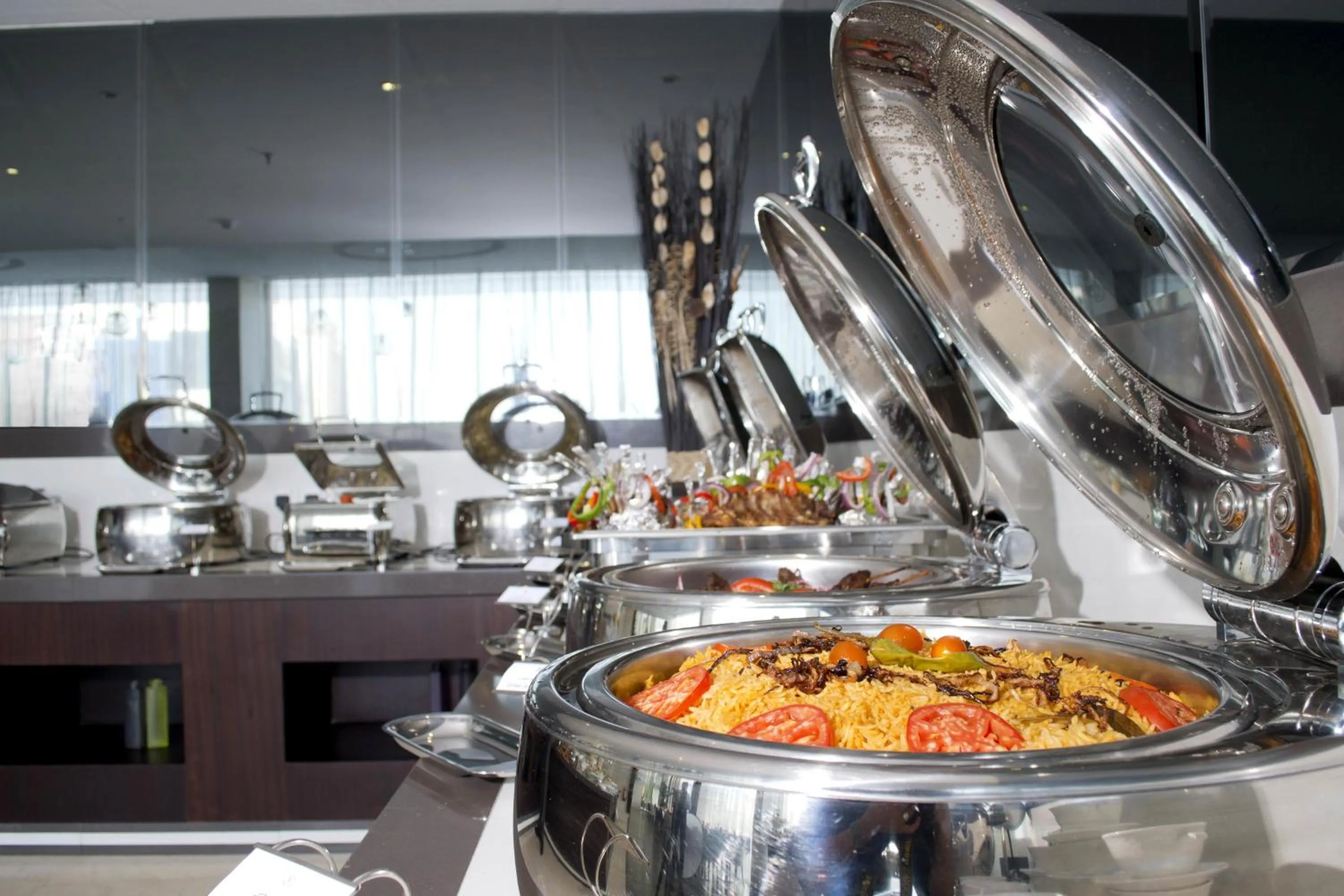 Restaurant/places to eat in Golden Tulip Dammam Corniche Hotel