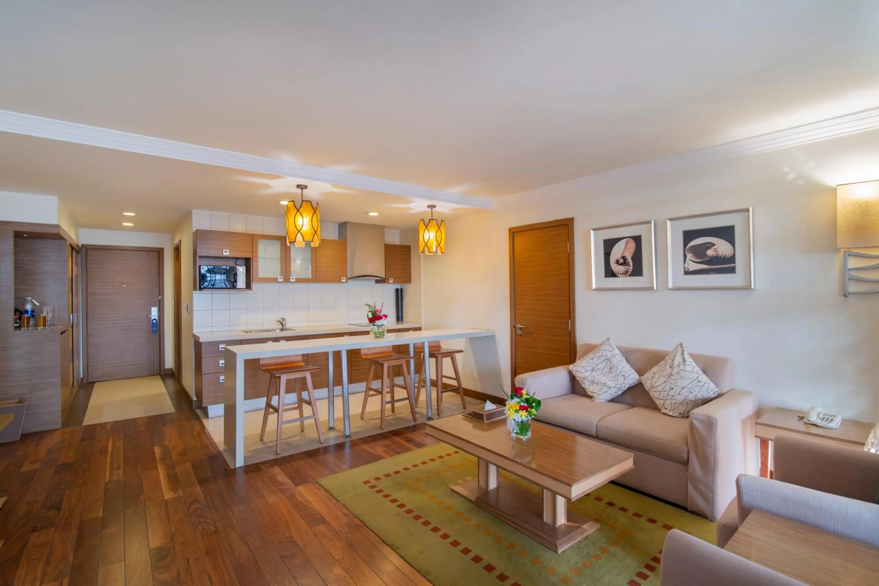 Living room in Golden Tulip Dammam Corniche Hotel