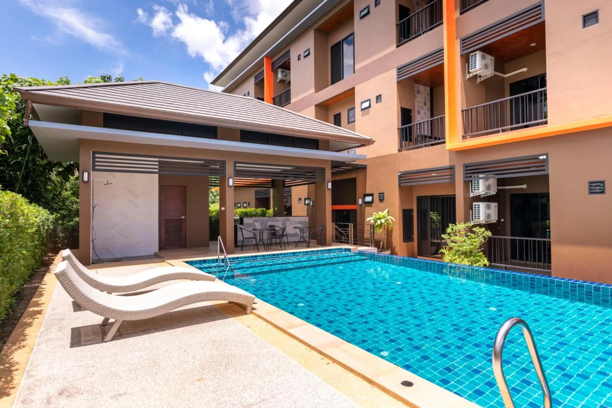 Swimming pool in Thip Thip Hotel