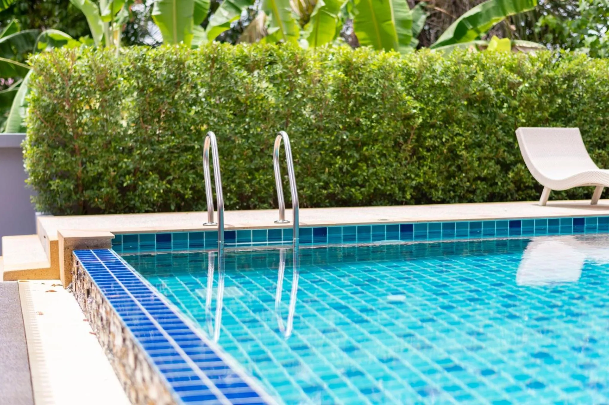 Swimming pool in Thip Thip Hotel