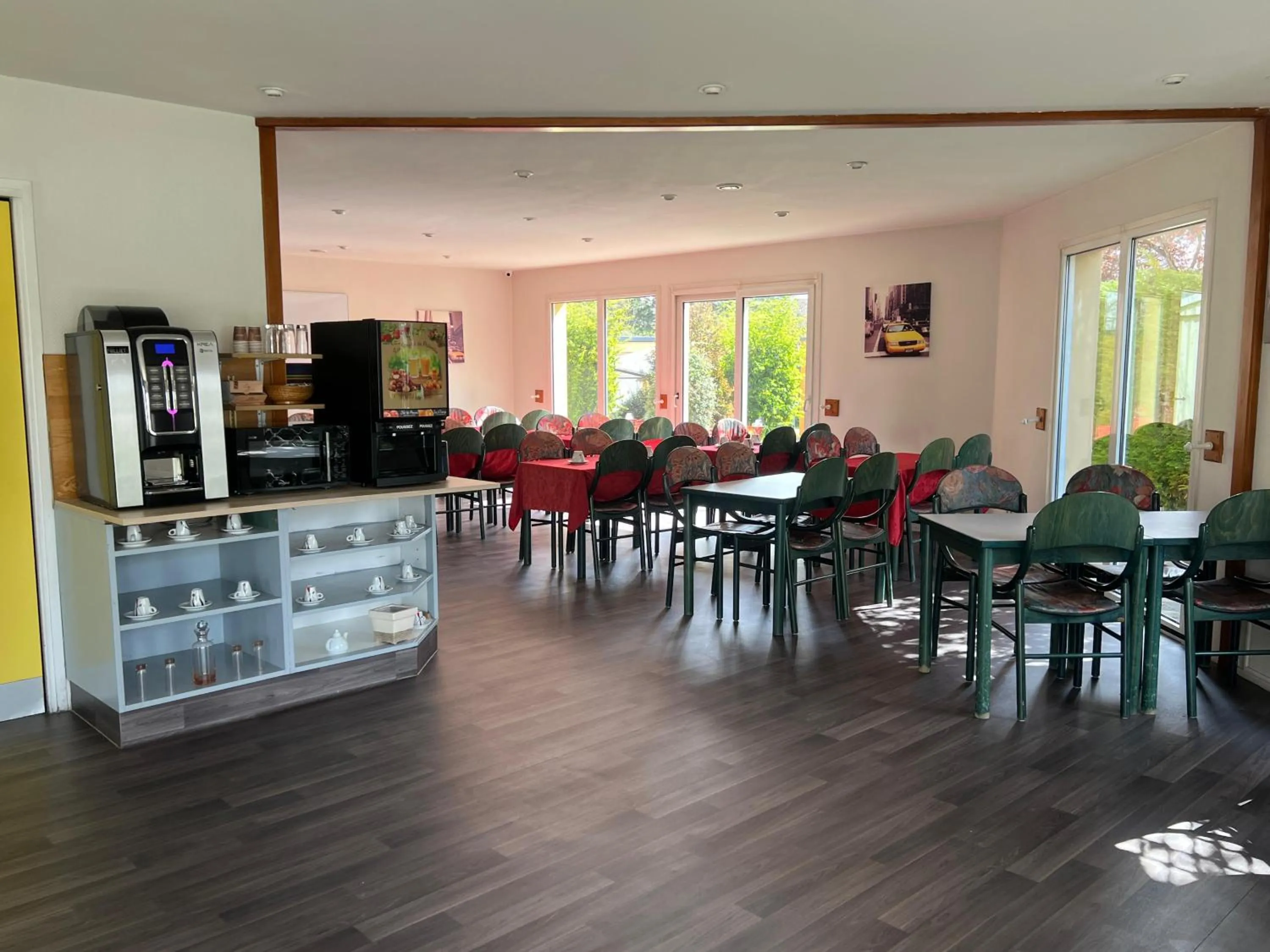 Breakfast in Hotel Charme En Maconnais Fasthotel Macon Nord