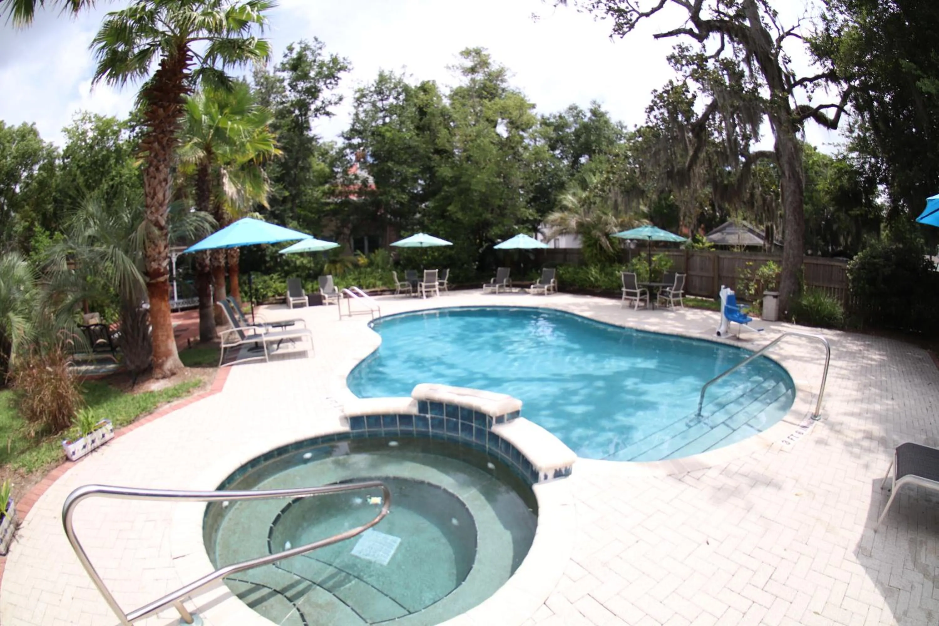 Swimming pool in Hoyt House Luxury Bed & Breakfast