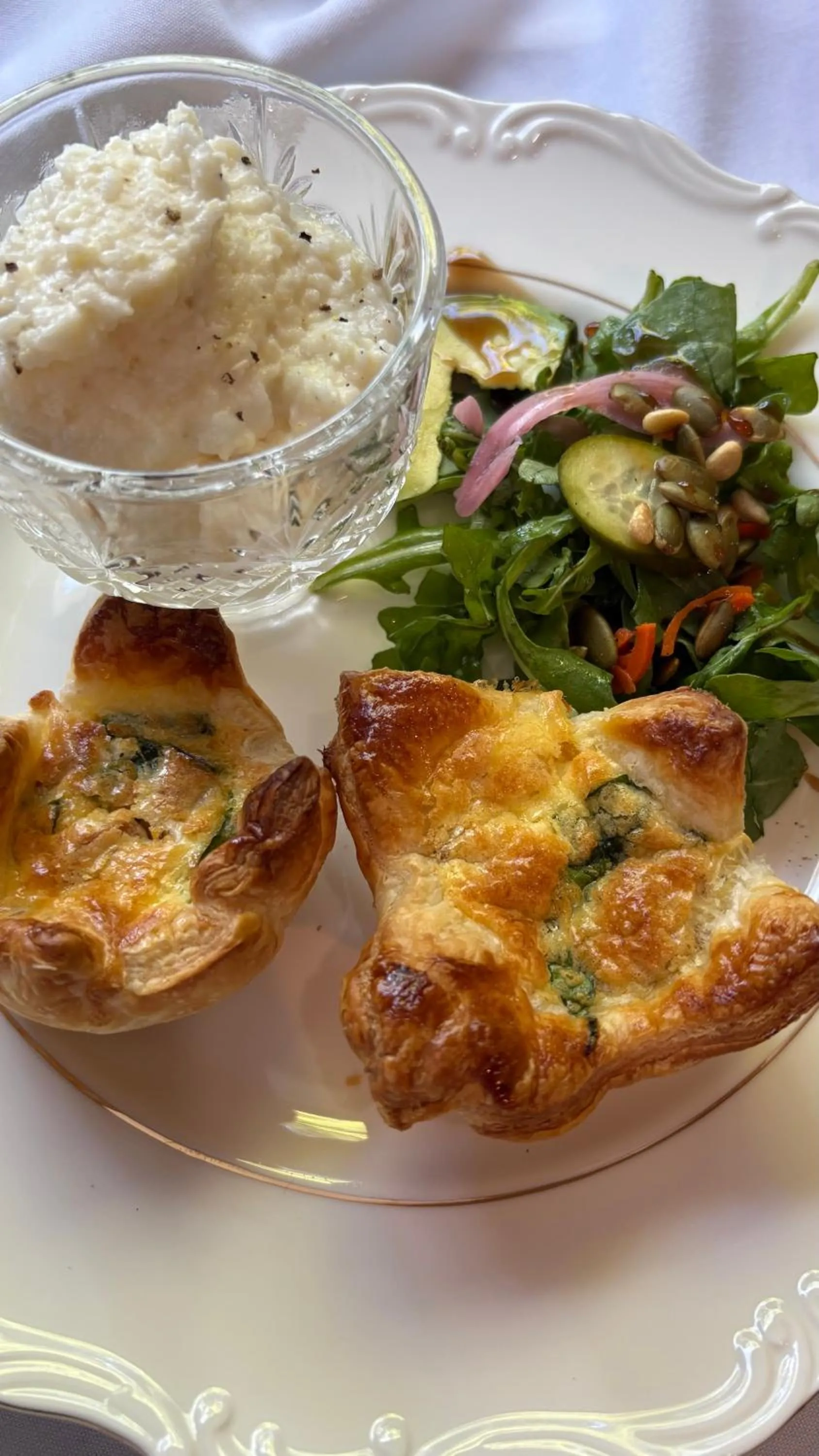 Breakfast in Hoyt House Luxury Bed & Breakfast