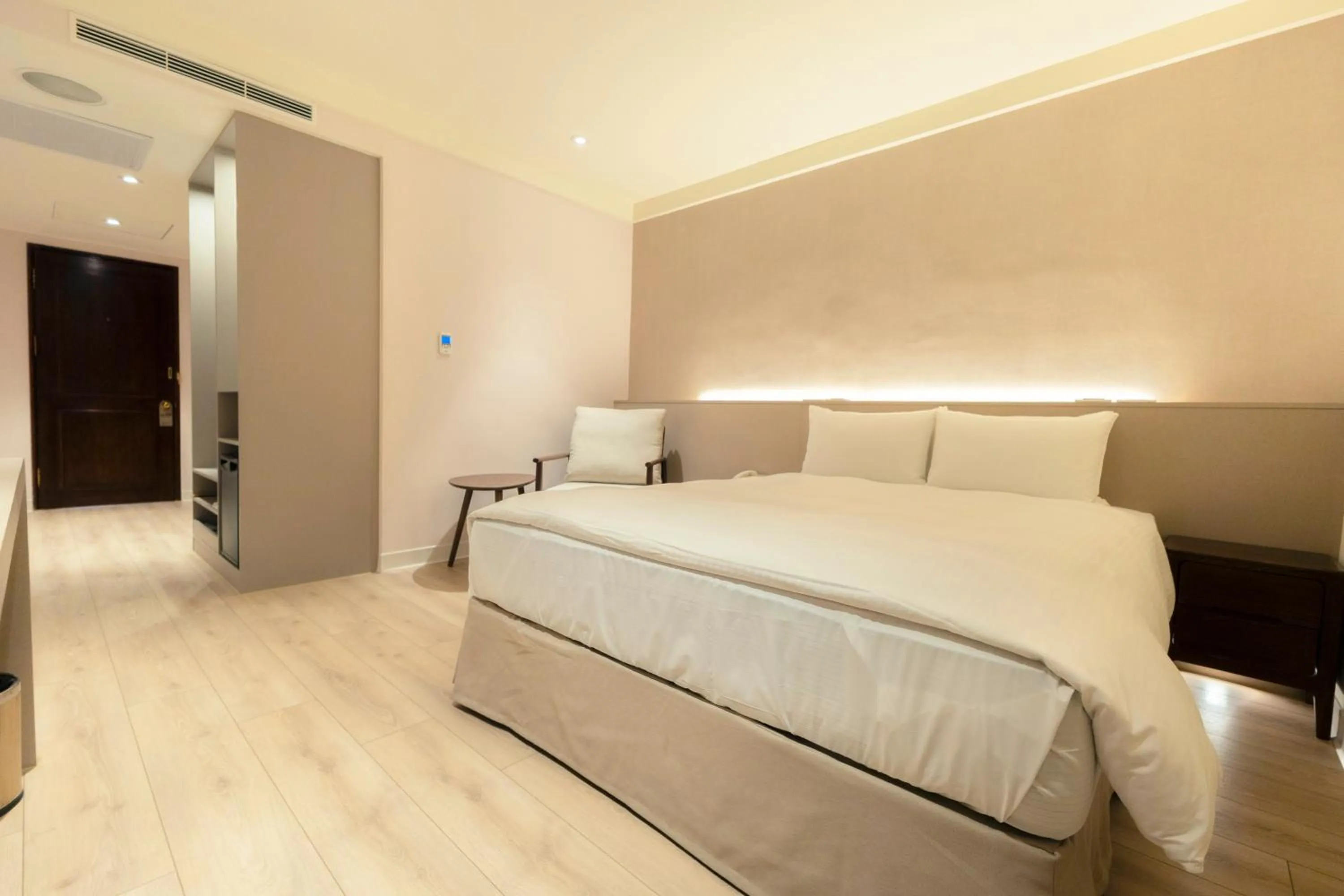 Photo of the whole room, Bed in Hotel Tainan