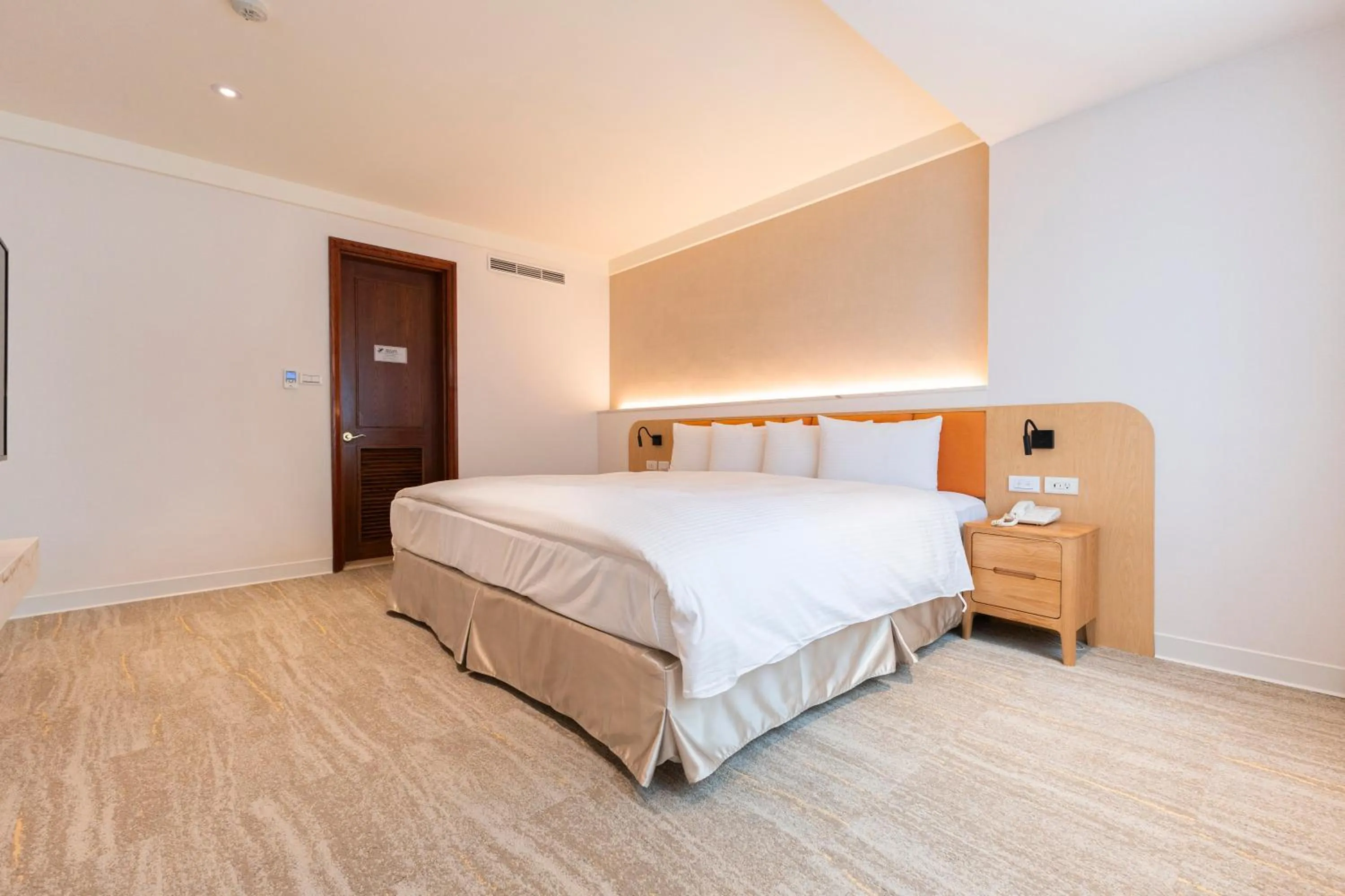 Photo of the whole room, Bed in Hotel Tainan