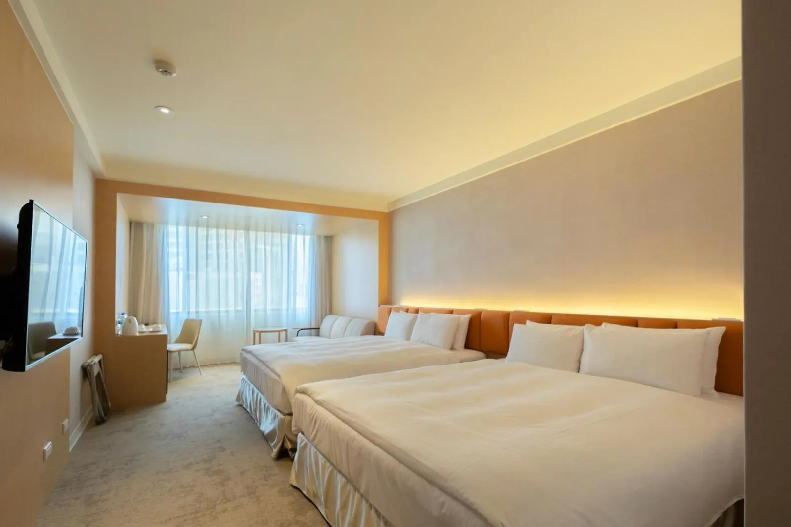 Photo of the whole room, Bed in Hotel Tainan