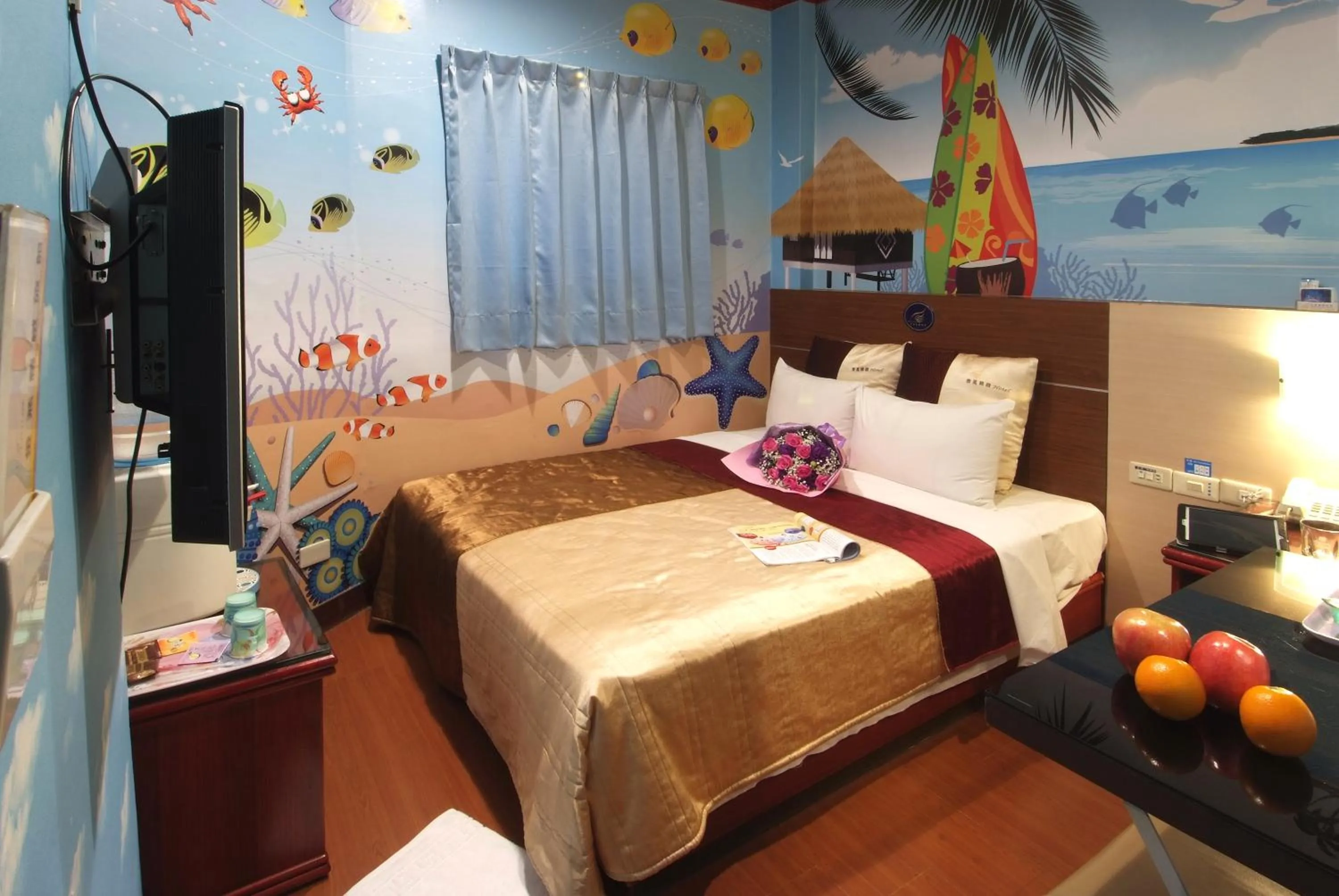 Bed in Golden Swallow Hotel