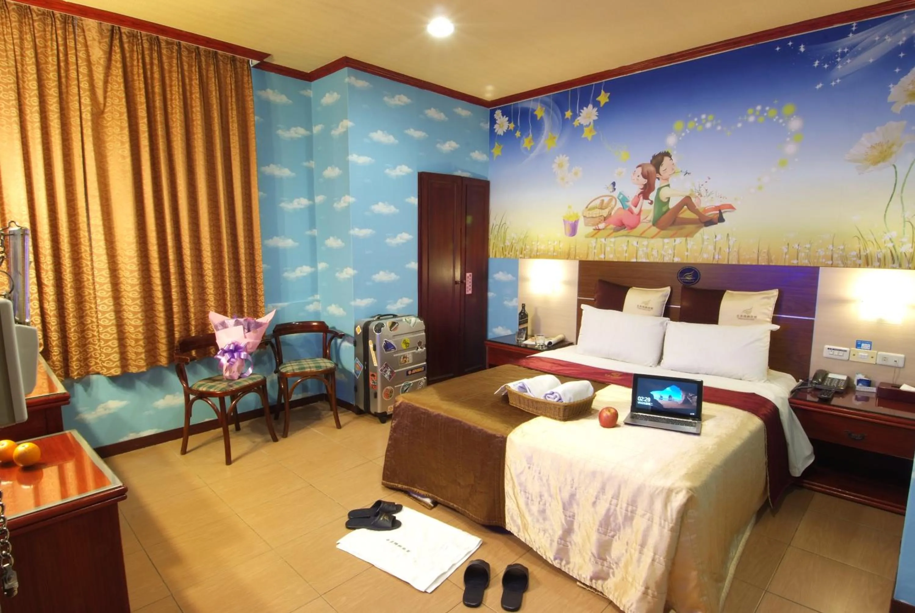 Bed in Golden Swallow Hotel