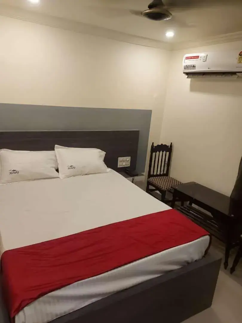 Deluxe Double Room in Hotel Menaka Deluxe Double Room in Hotel Menaka