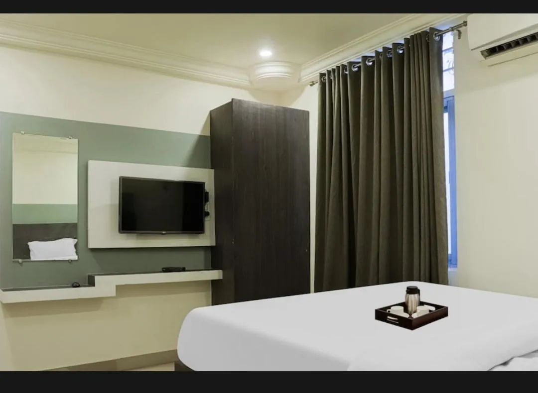 TV and multimedia, Bed in Hotel Menaka