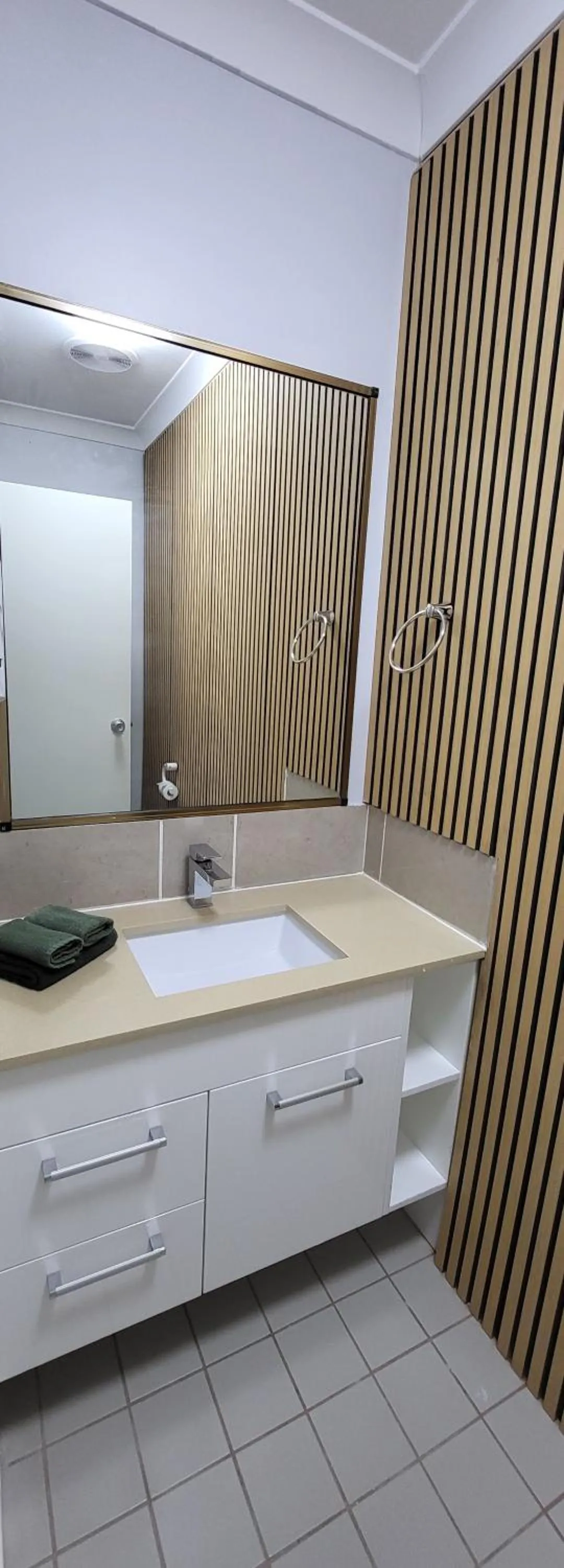 Hamilton Henry Parkes Motor Inn