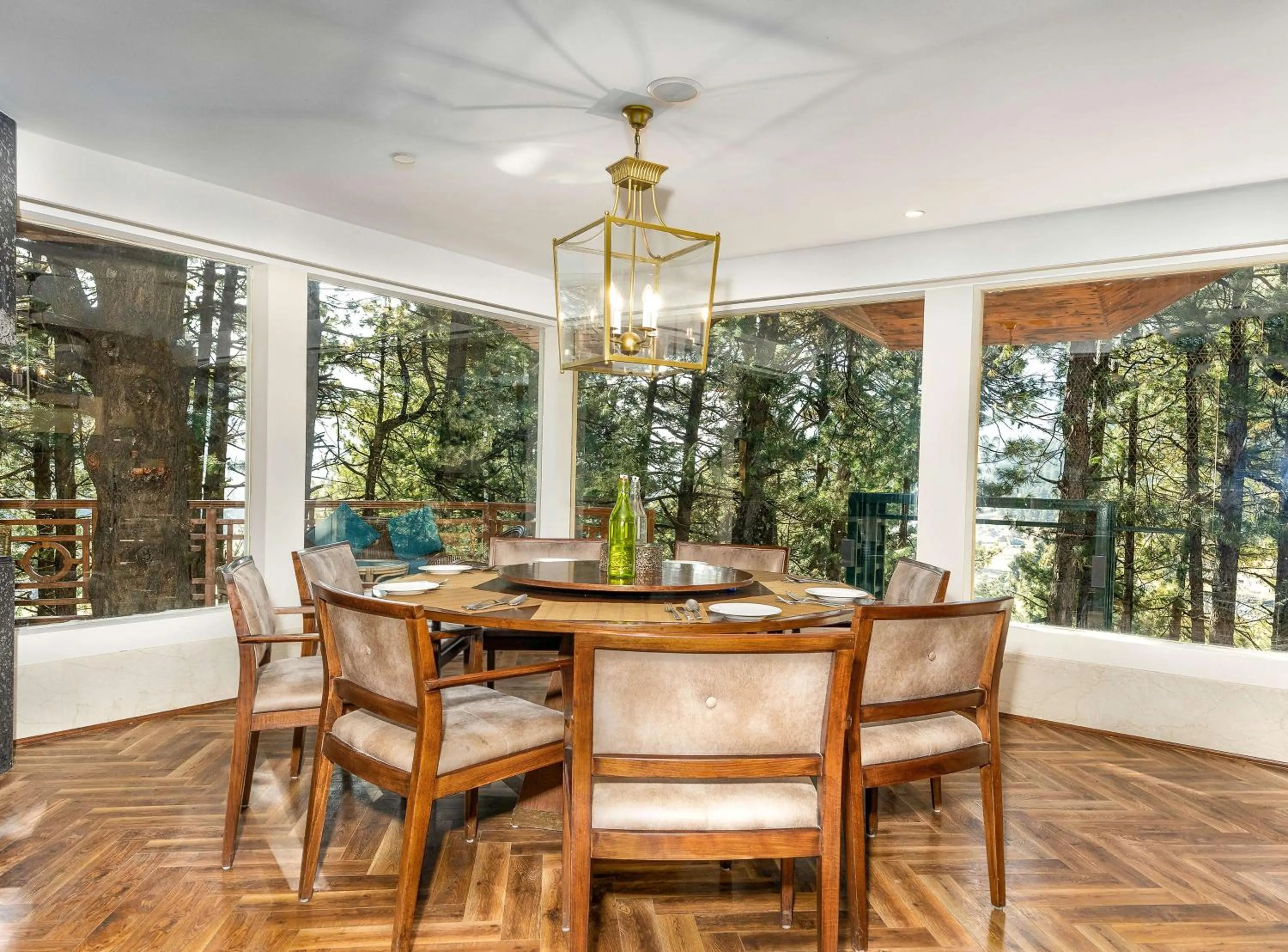 Restaurant/places to eat in Radisson Golf Resort Pahalgam