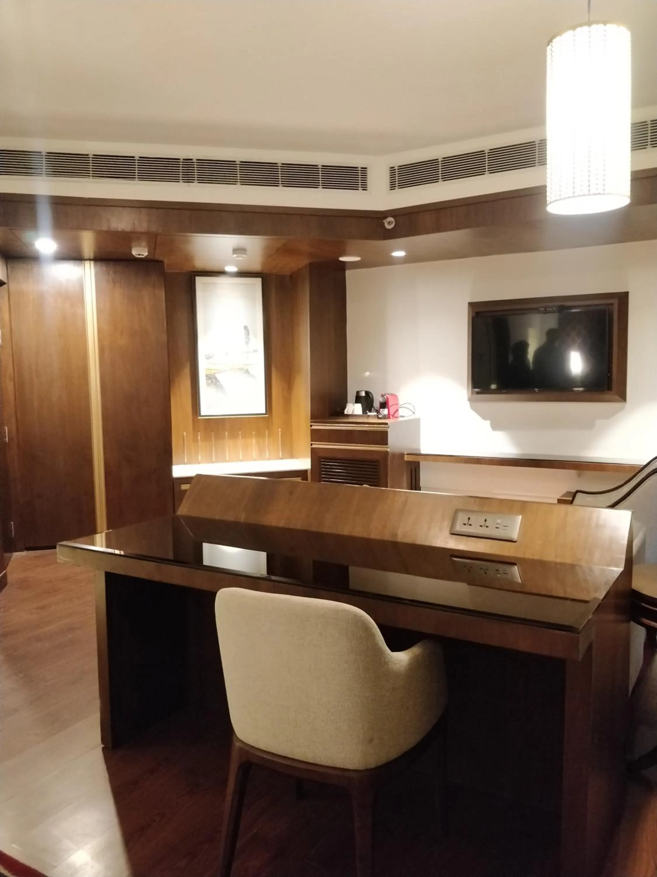 Guests in Radisson Golf Resort Pahalgam