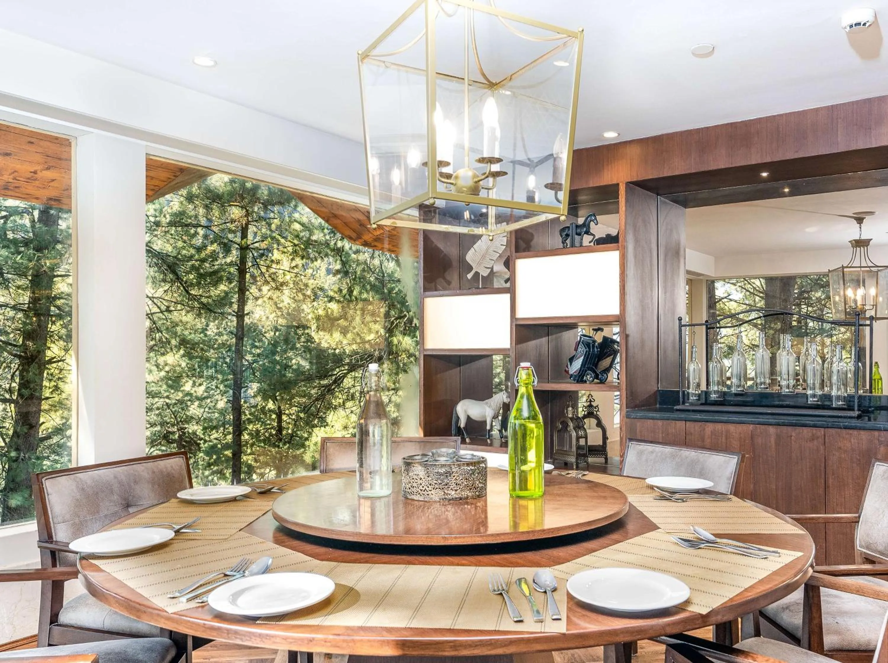 Restaurant/places to eat in Radisson Golf Resort Pahalgam