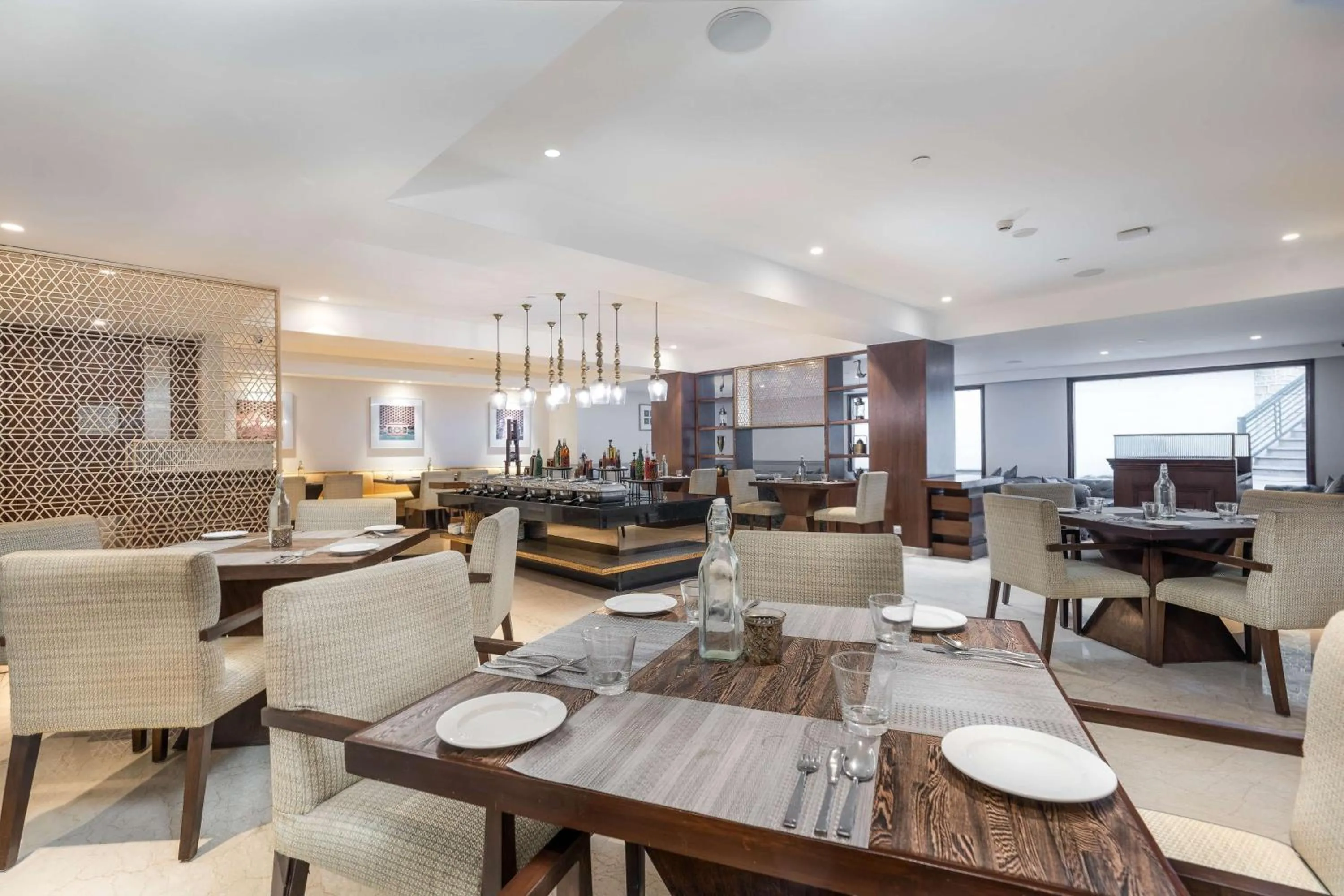 Restaurant/places to eat in Radisson Golf Resort Pahalgam