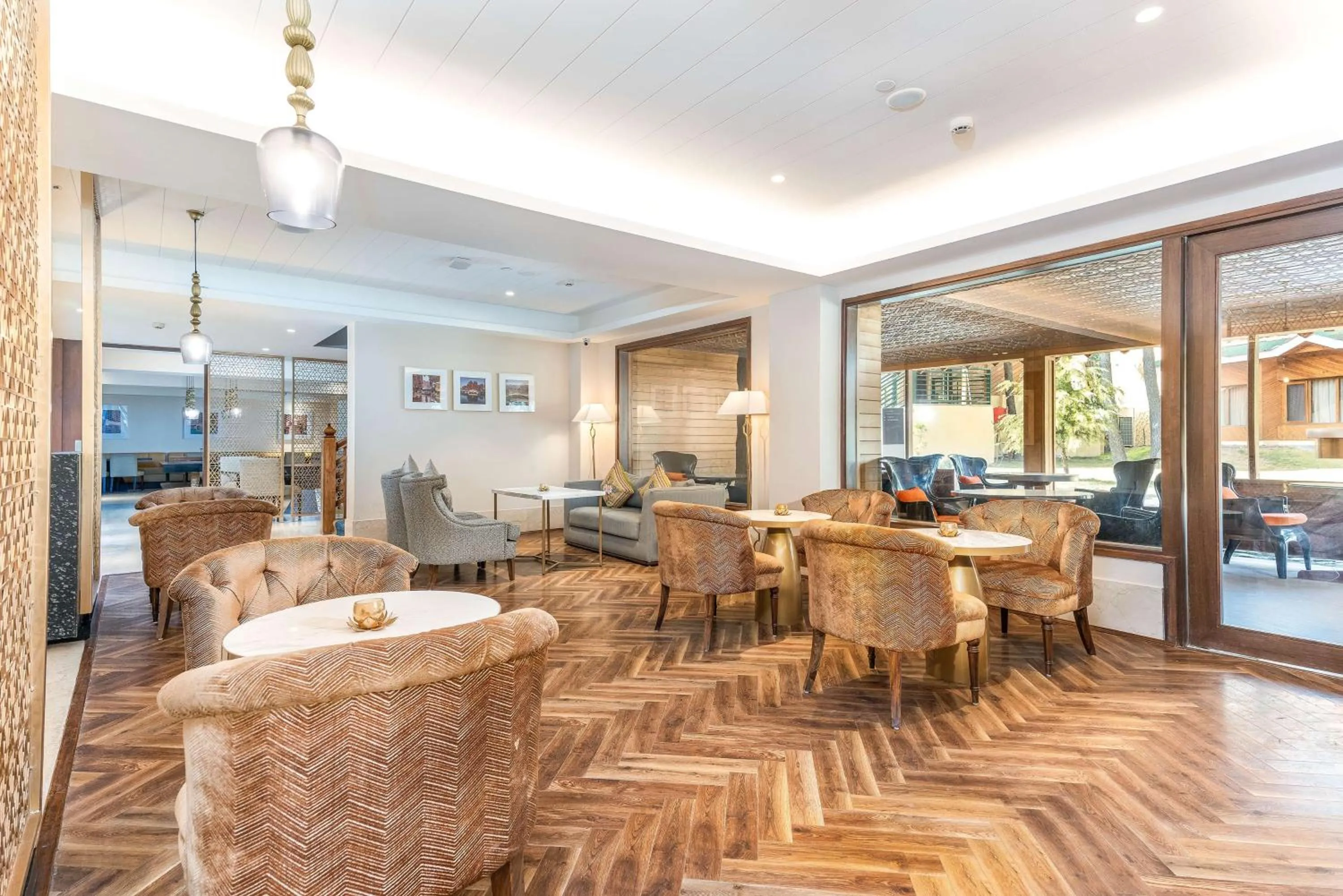 Lobby or reception in Radisson Golf Resort Pahalgam