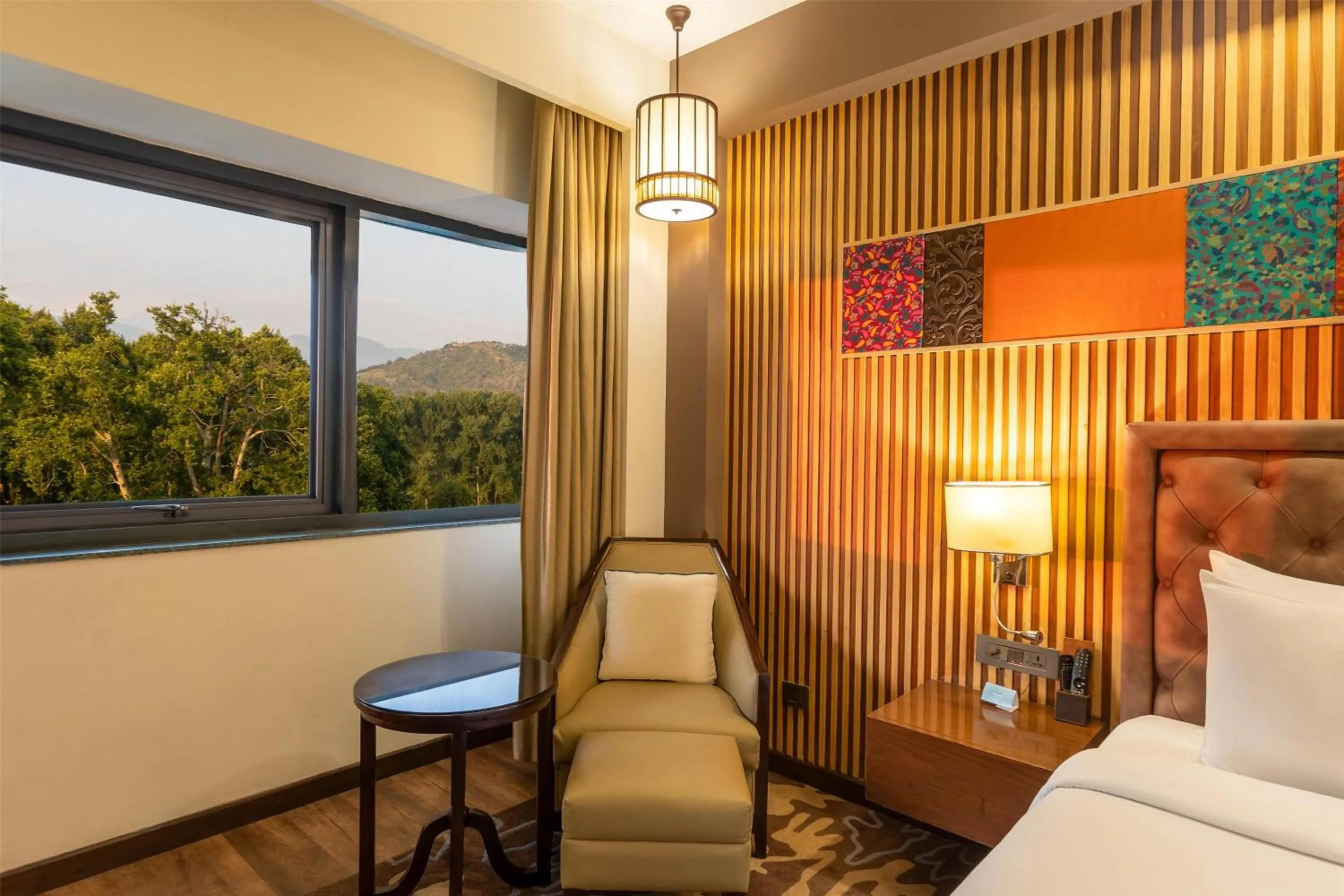 Bedroom, Bed in Radisson Srinagar