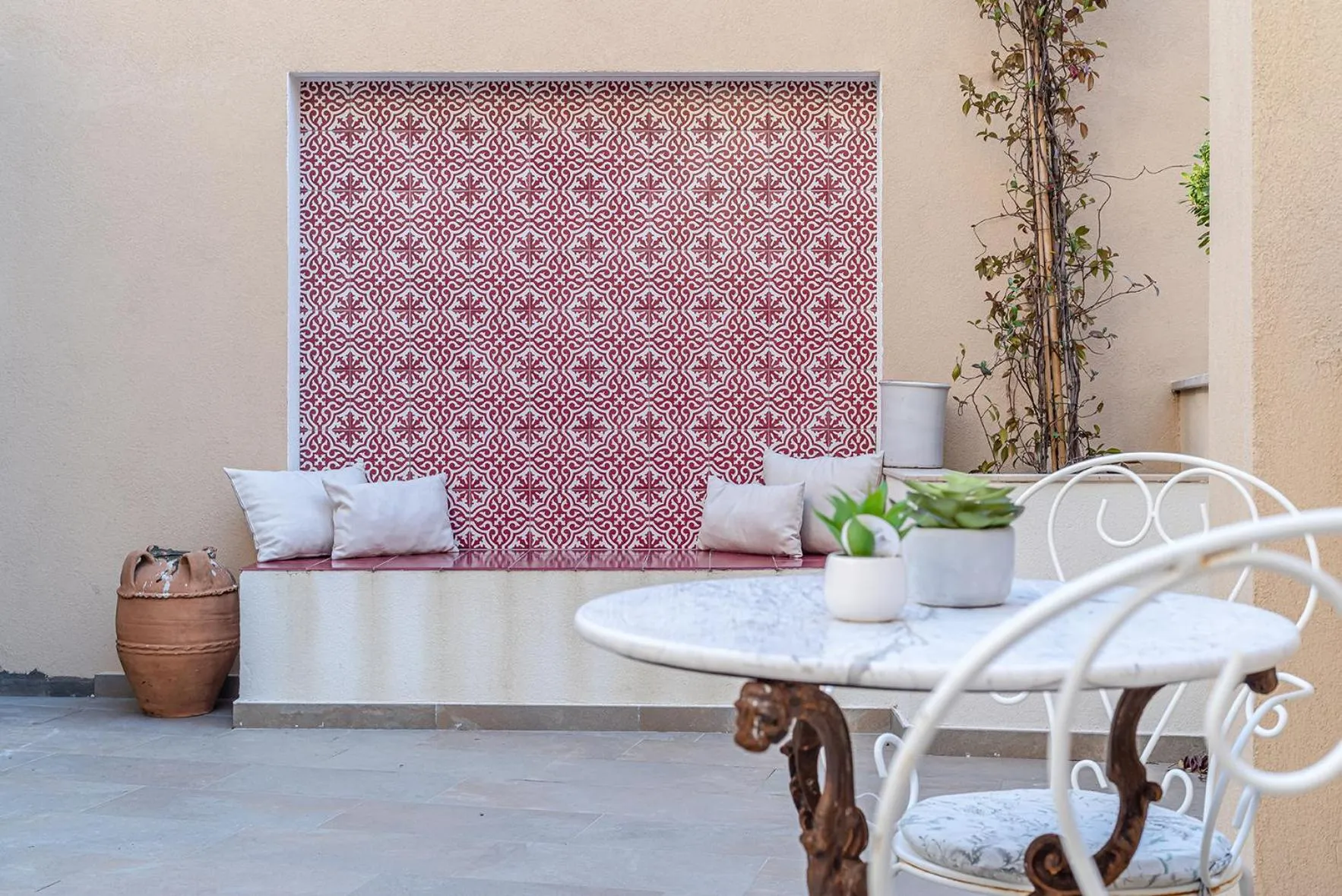 Property building in De Gulia Charme and Relax