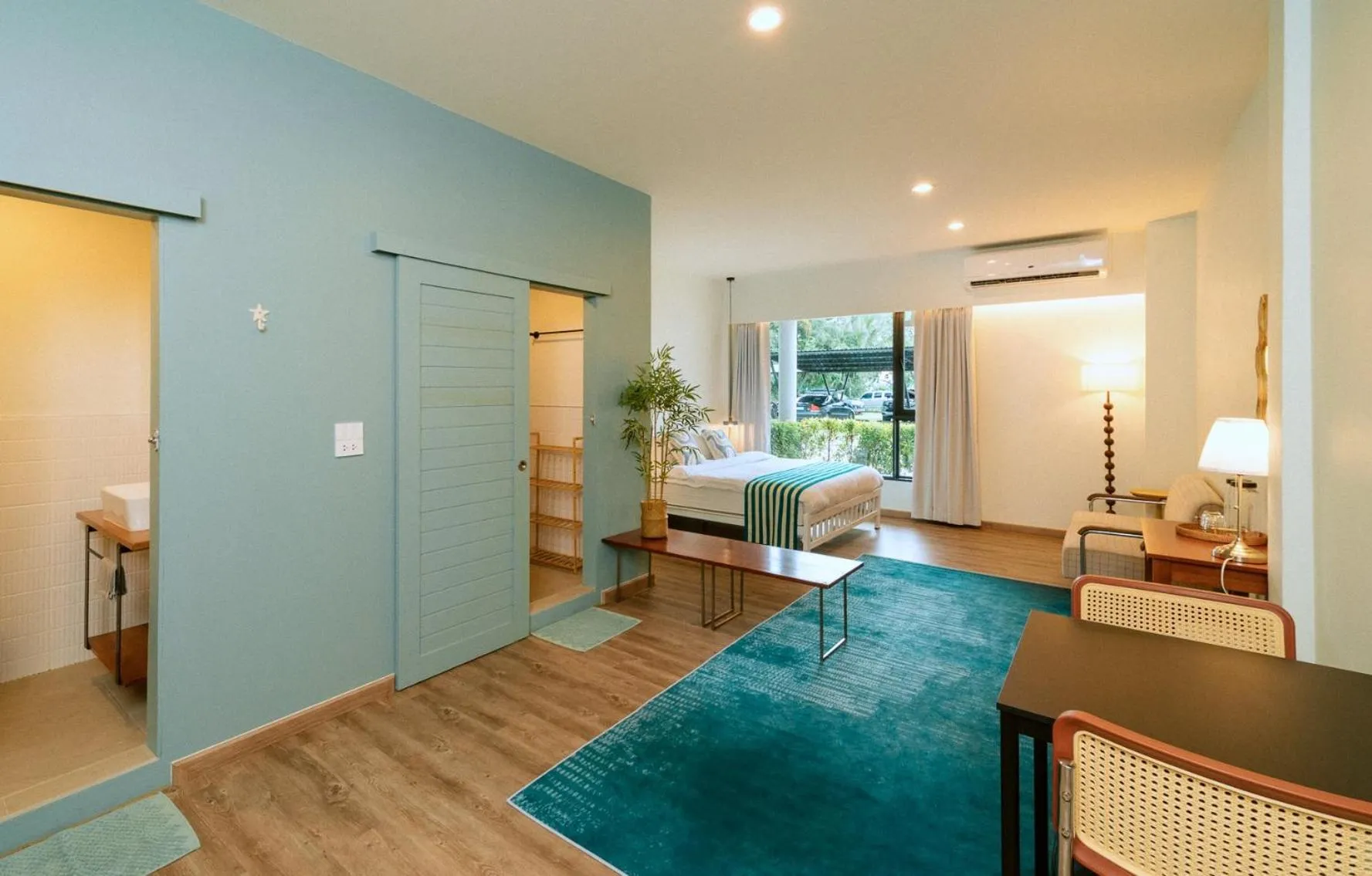Bedroom, Bed in Nautical Home & Seashell House B&B