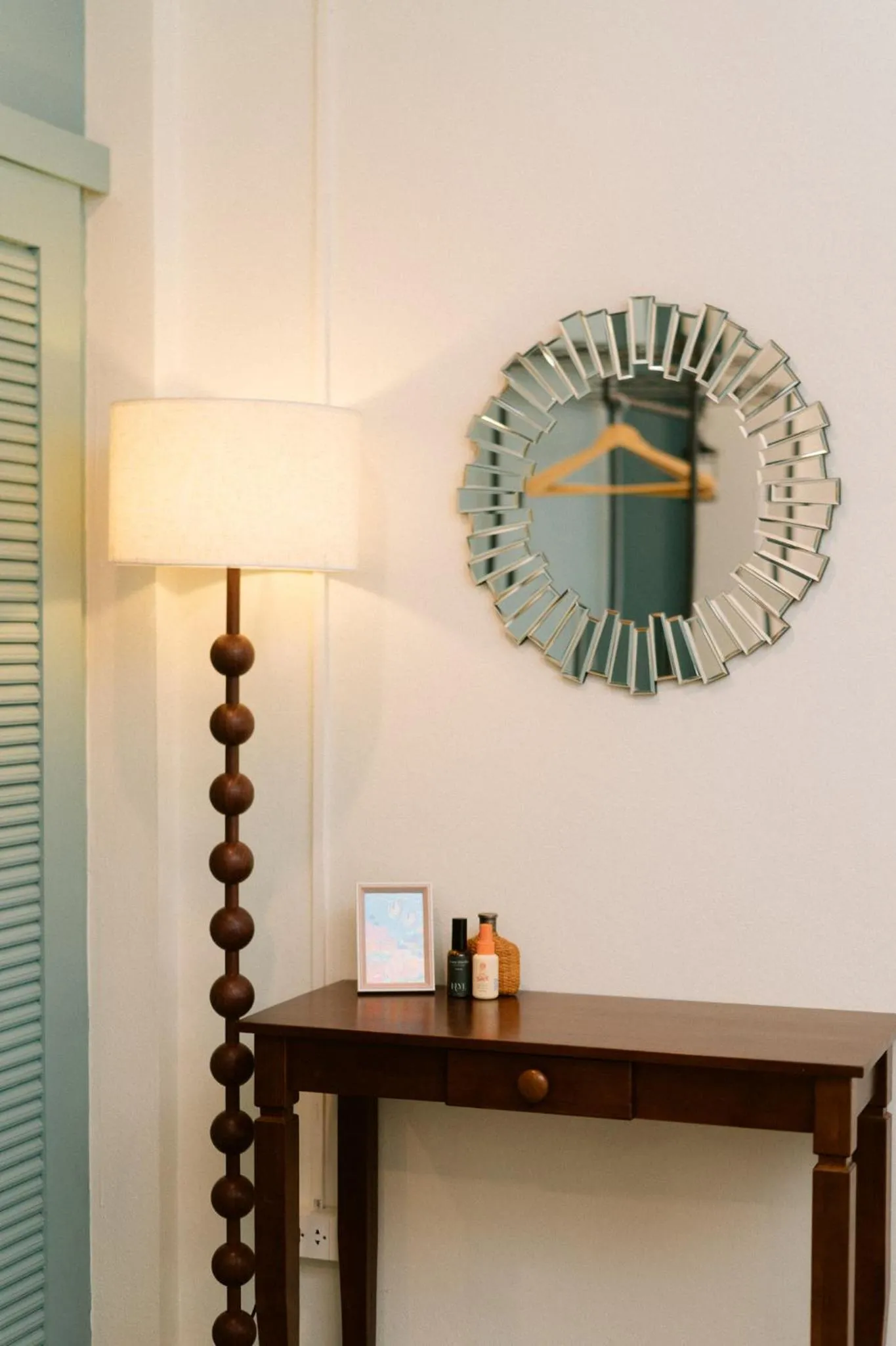 Decorative detail in Nautical Home & Seashell House B&B