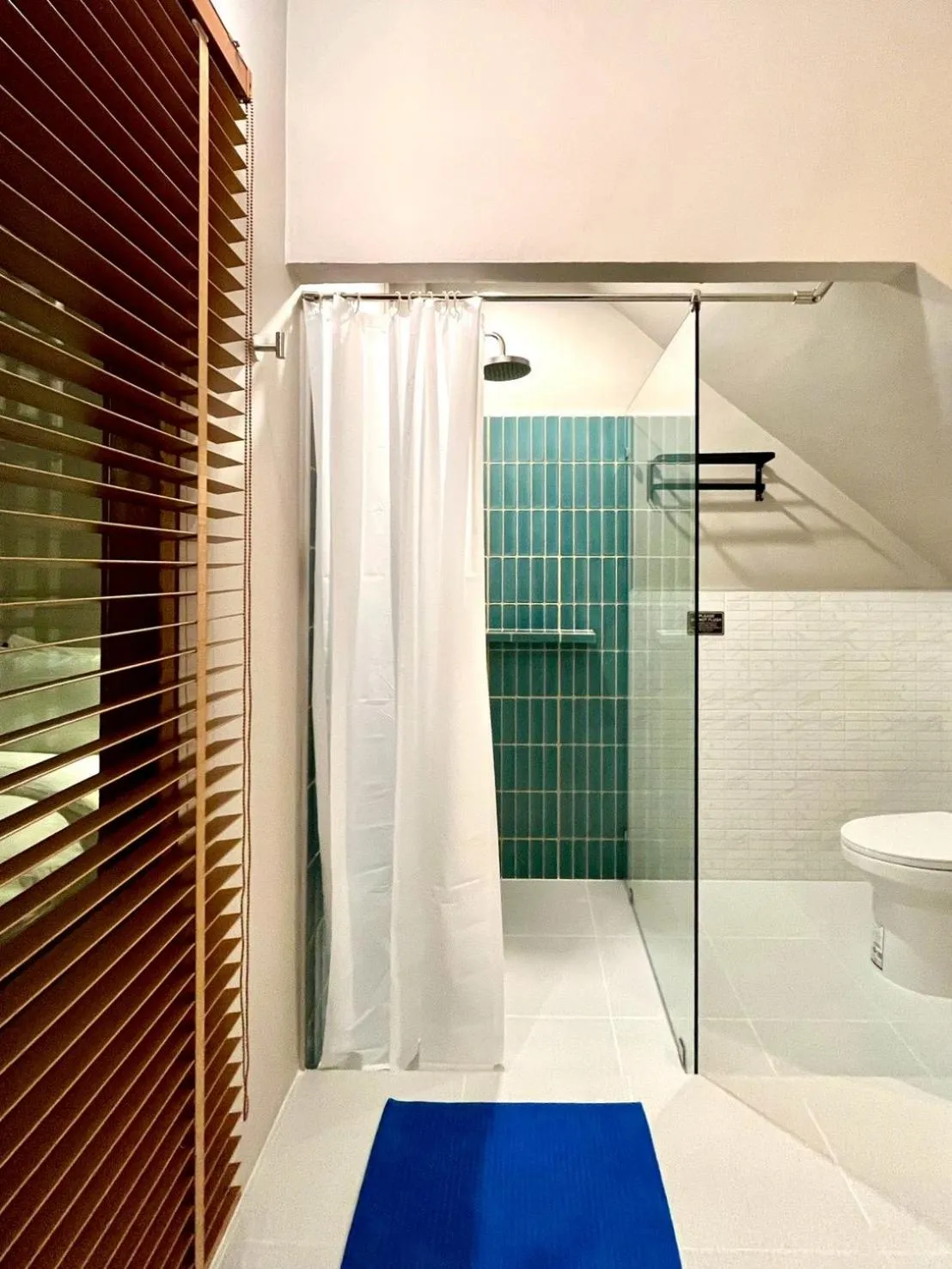 Bathroom in Nautical Home & Seashell House B&B