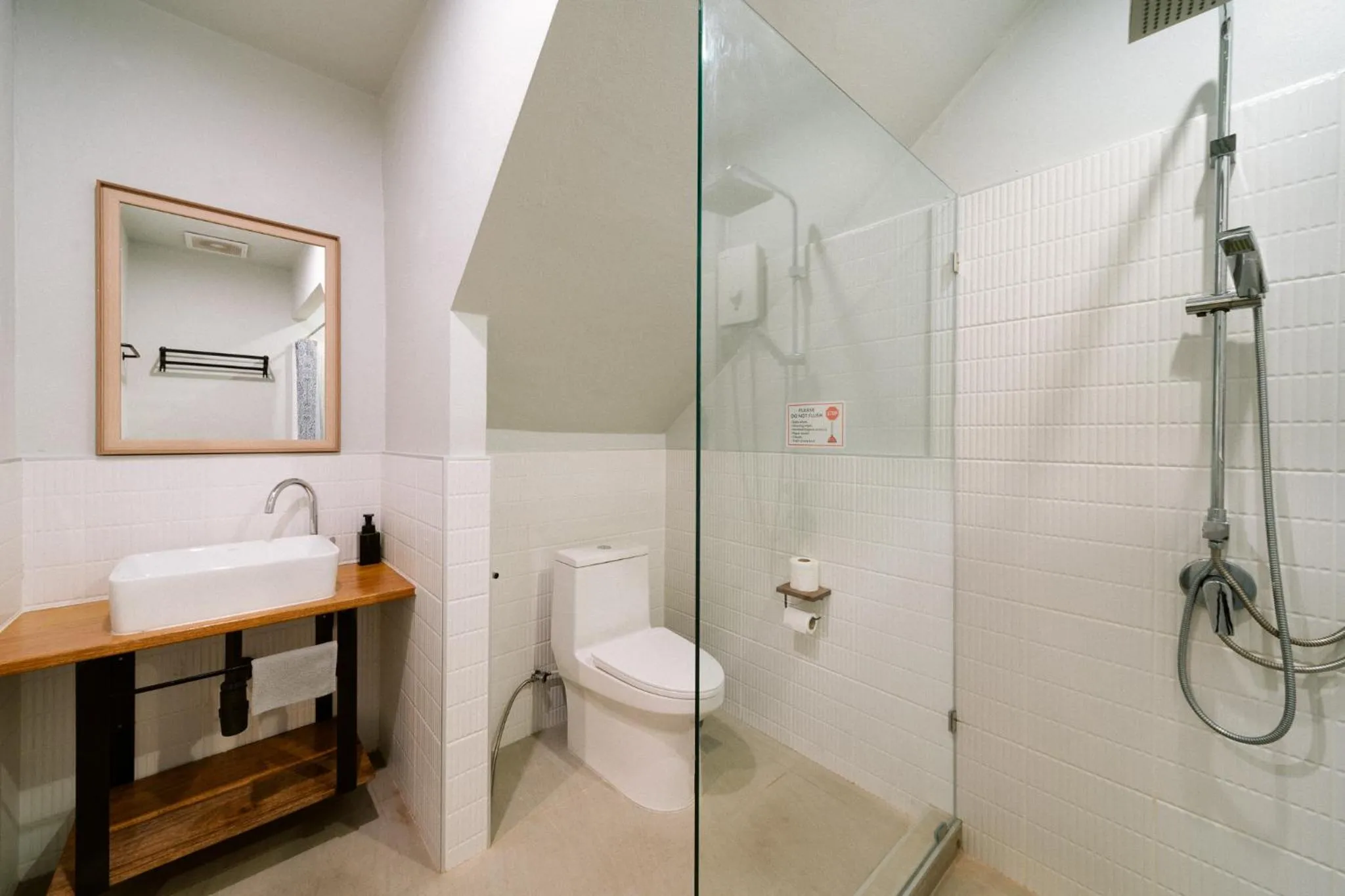 Bathroom in Nautical Home & Seashell House B&B