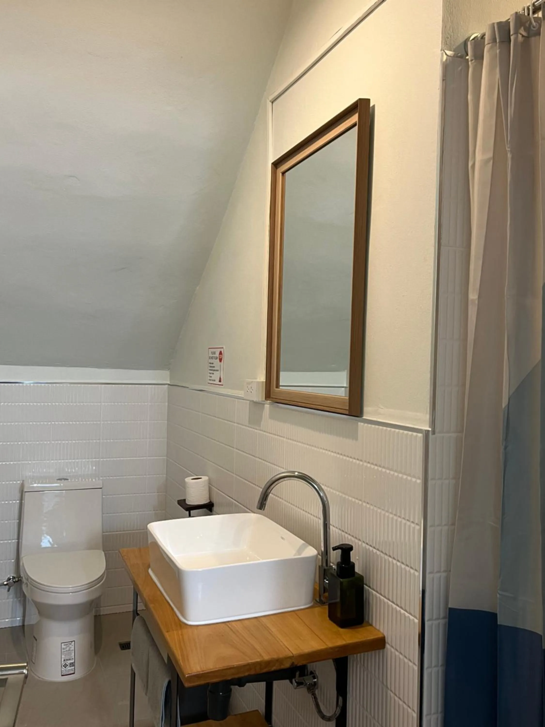 Toilet in Nautical Home B&B Khaolak