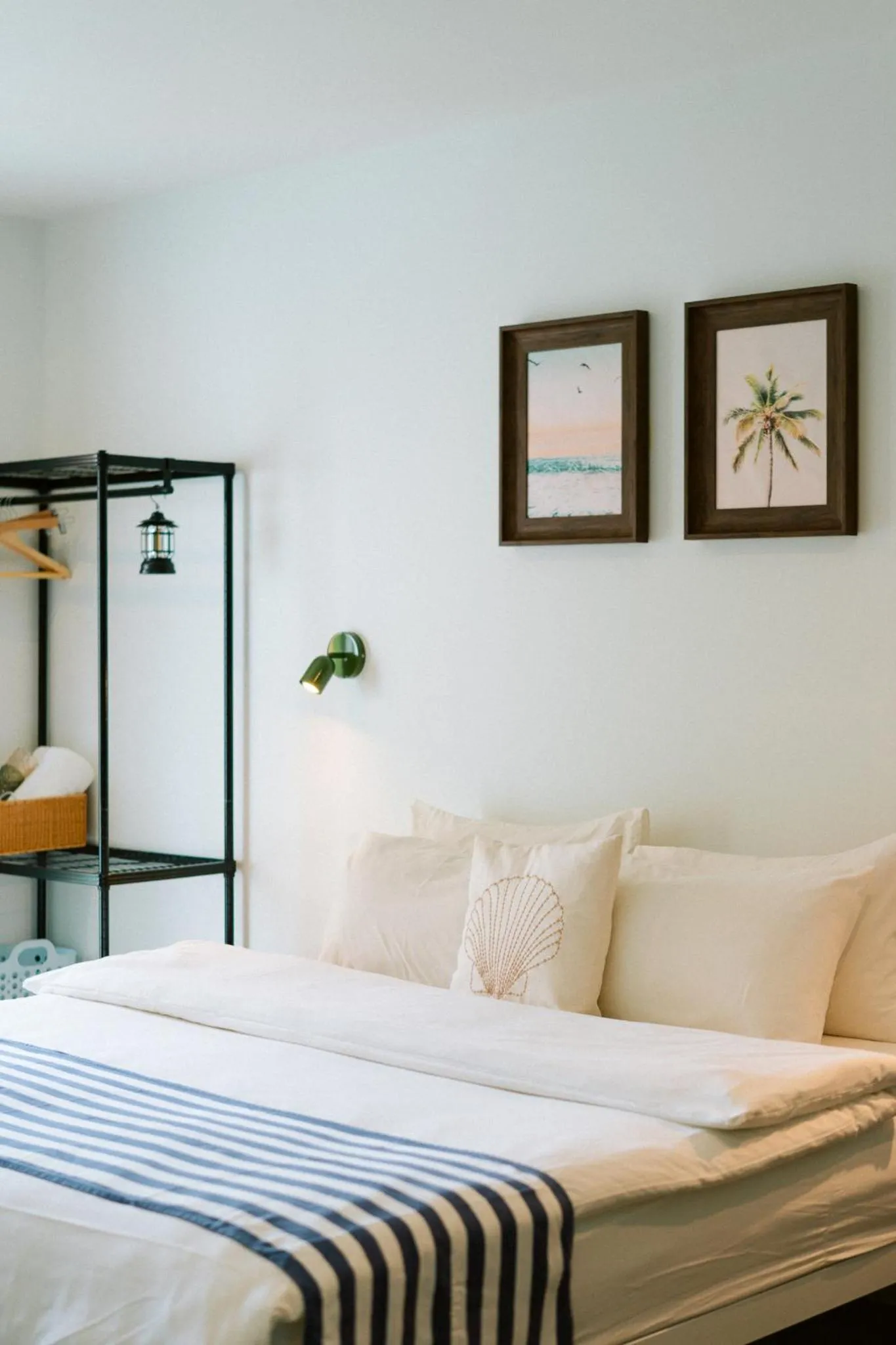 Bed in Nautical Home & Seashell House B&B