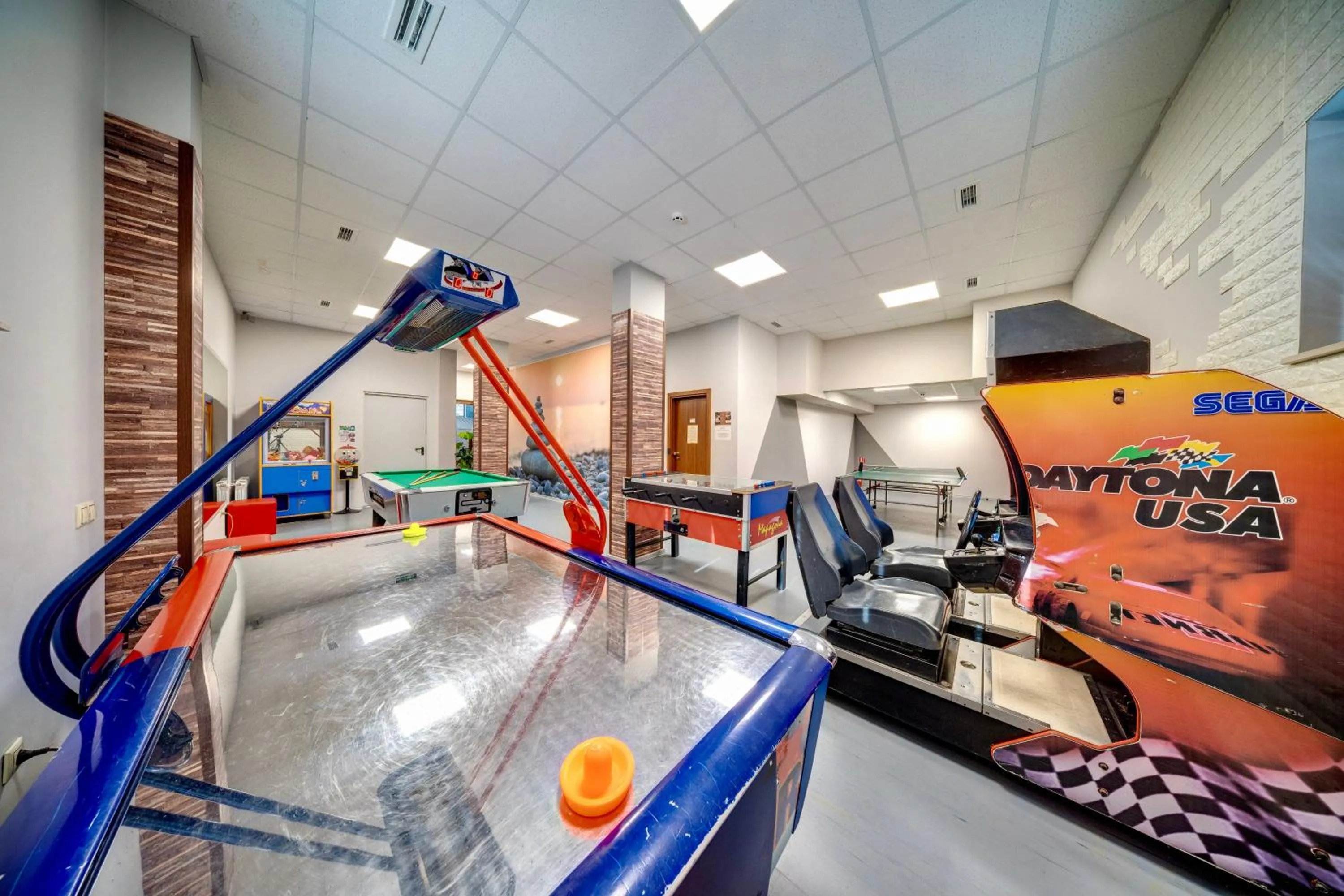 Communal lounge/ TV room in Oak Residence Hotel & Relax