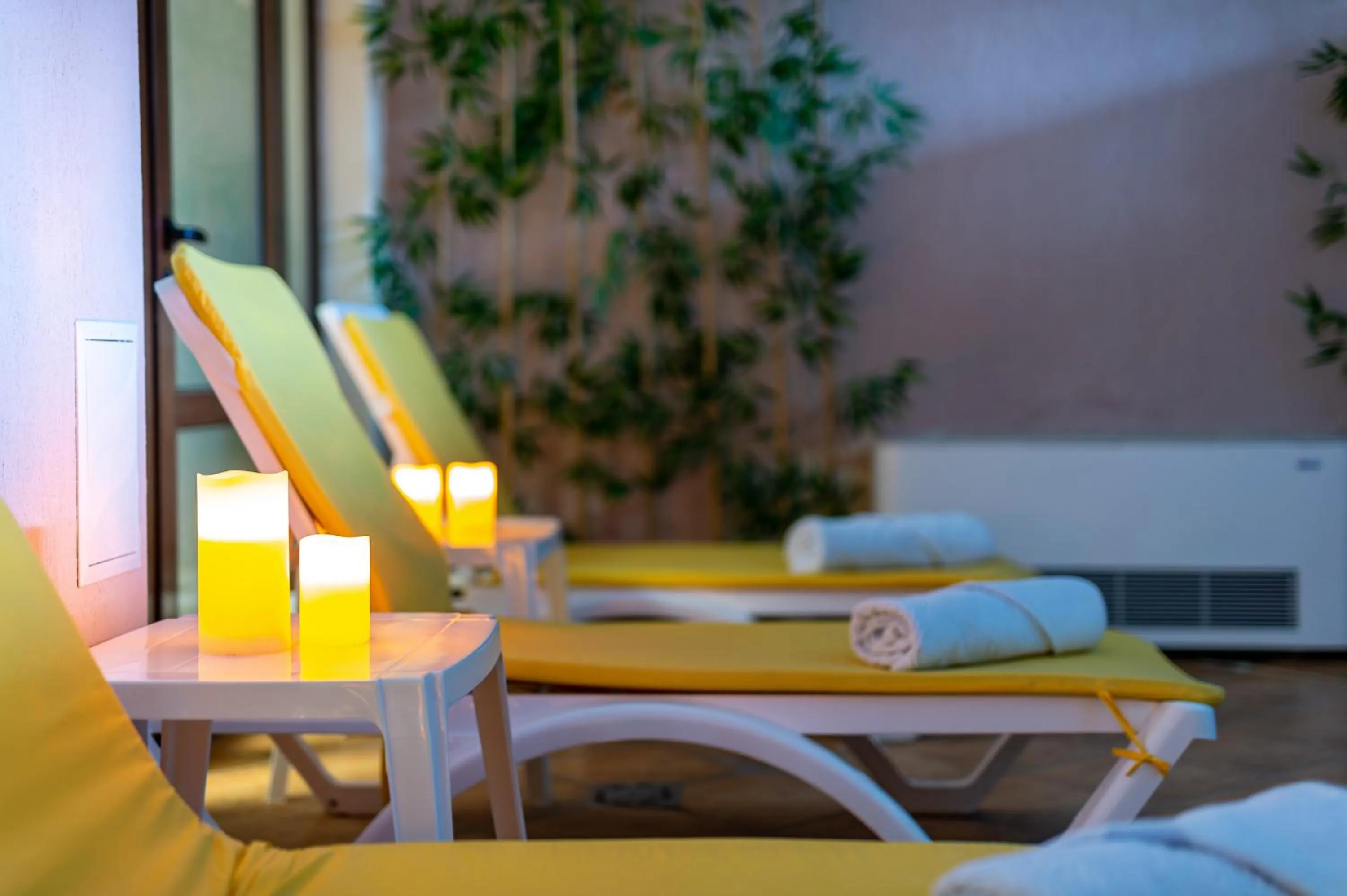 Swimming pool in Oak Residence Hotel & Relax