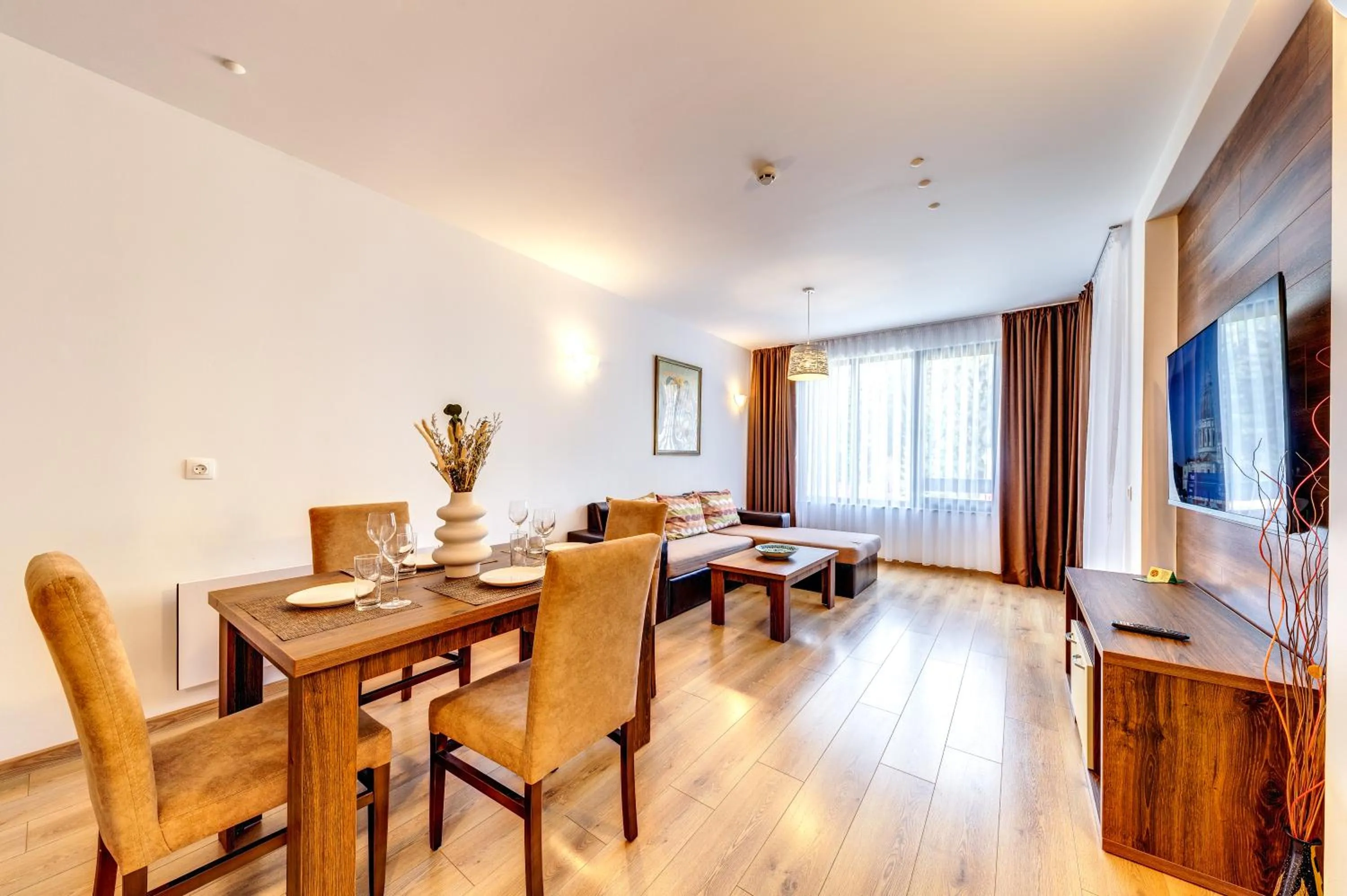 TV and multimedia in Oak Residence Hotel & Relax