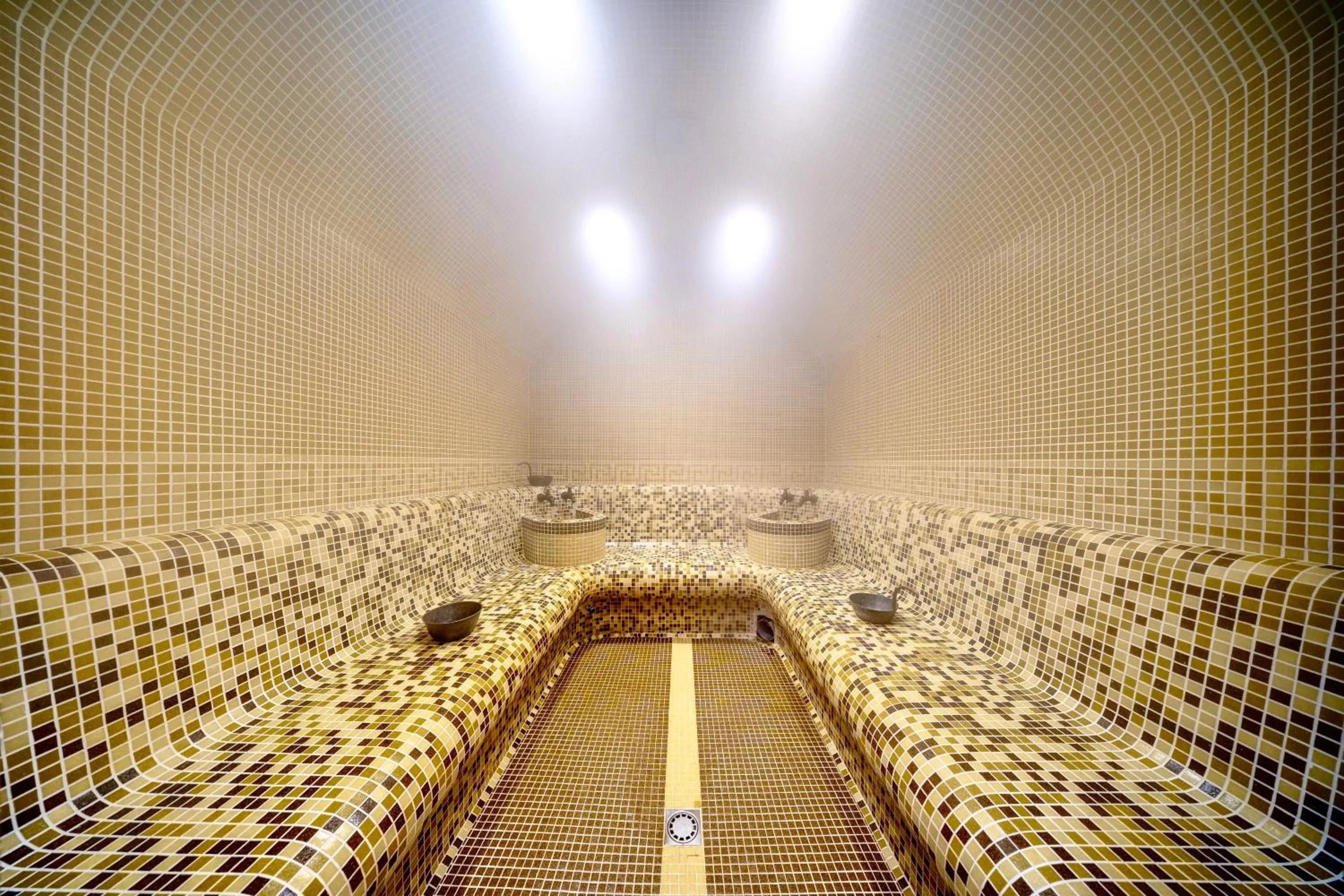 Steam room in Oak Residence Hotel & Relax