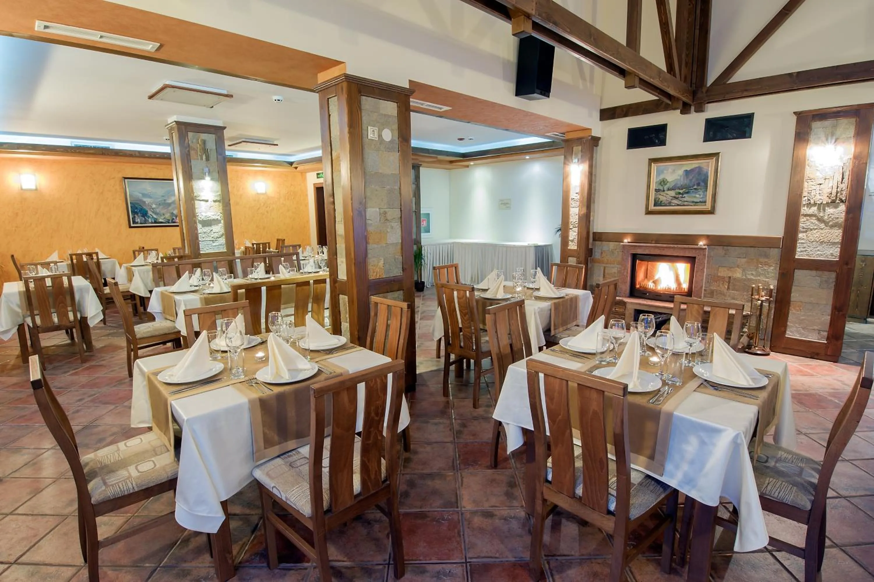 Restaurant/places to eat in Oak Residence Hotel & Relax