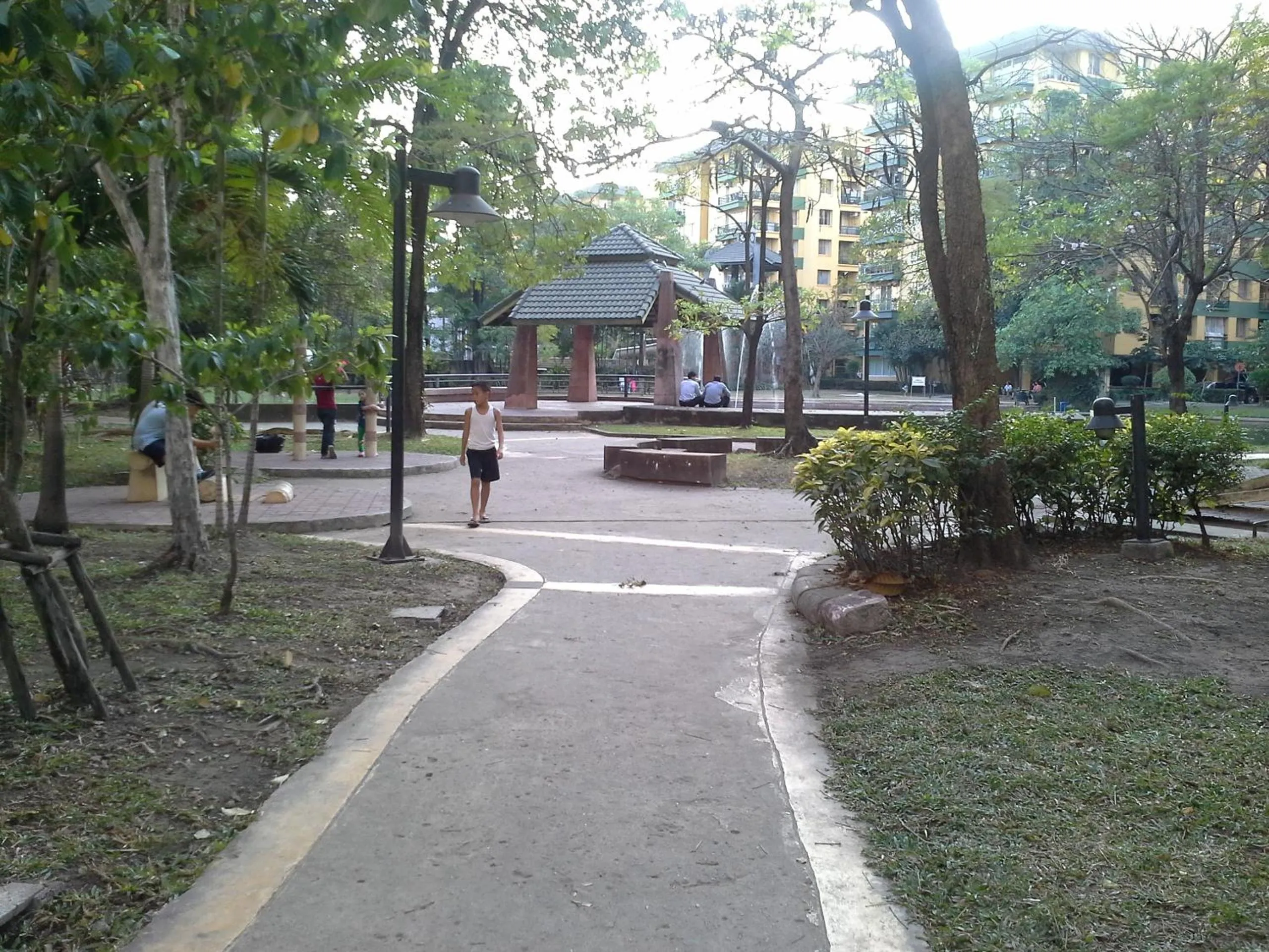 People in The Park Land Bangna by Nudda