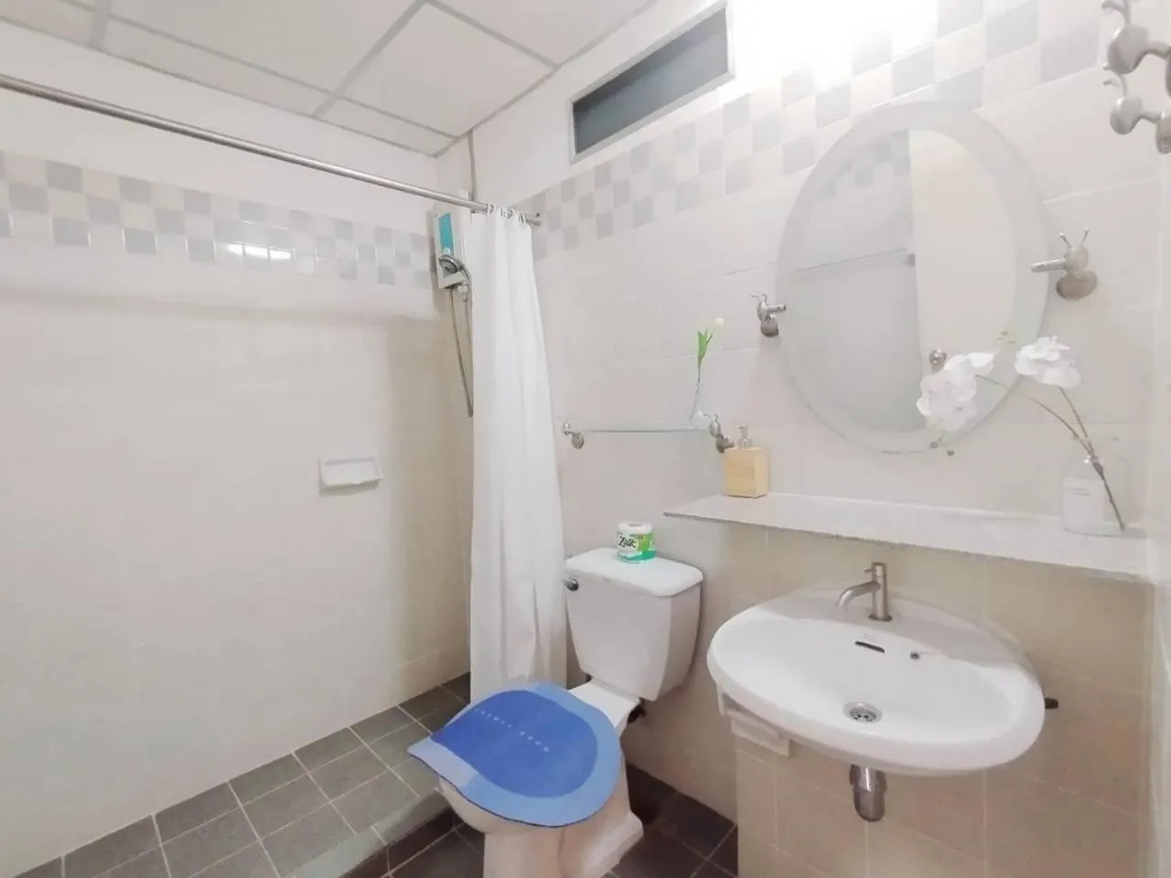 Shower in The Park Land Bangna by Nudda