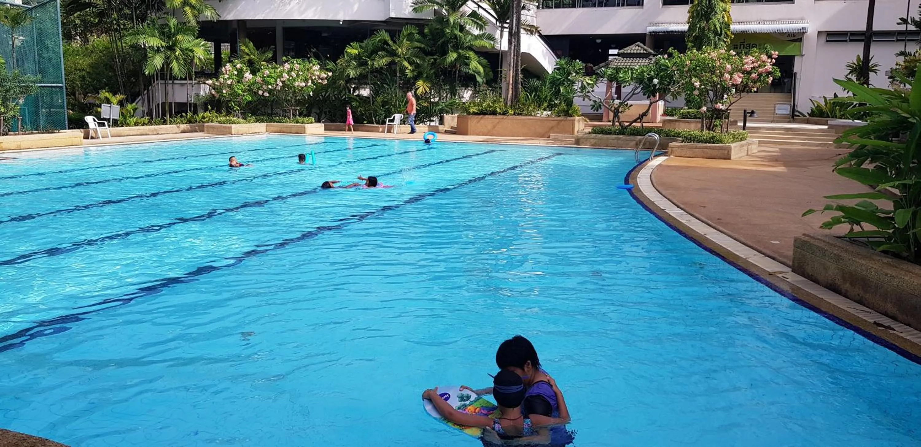 People in The Park Land Bangna by Nudda