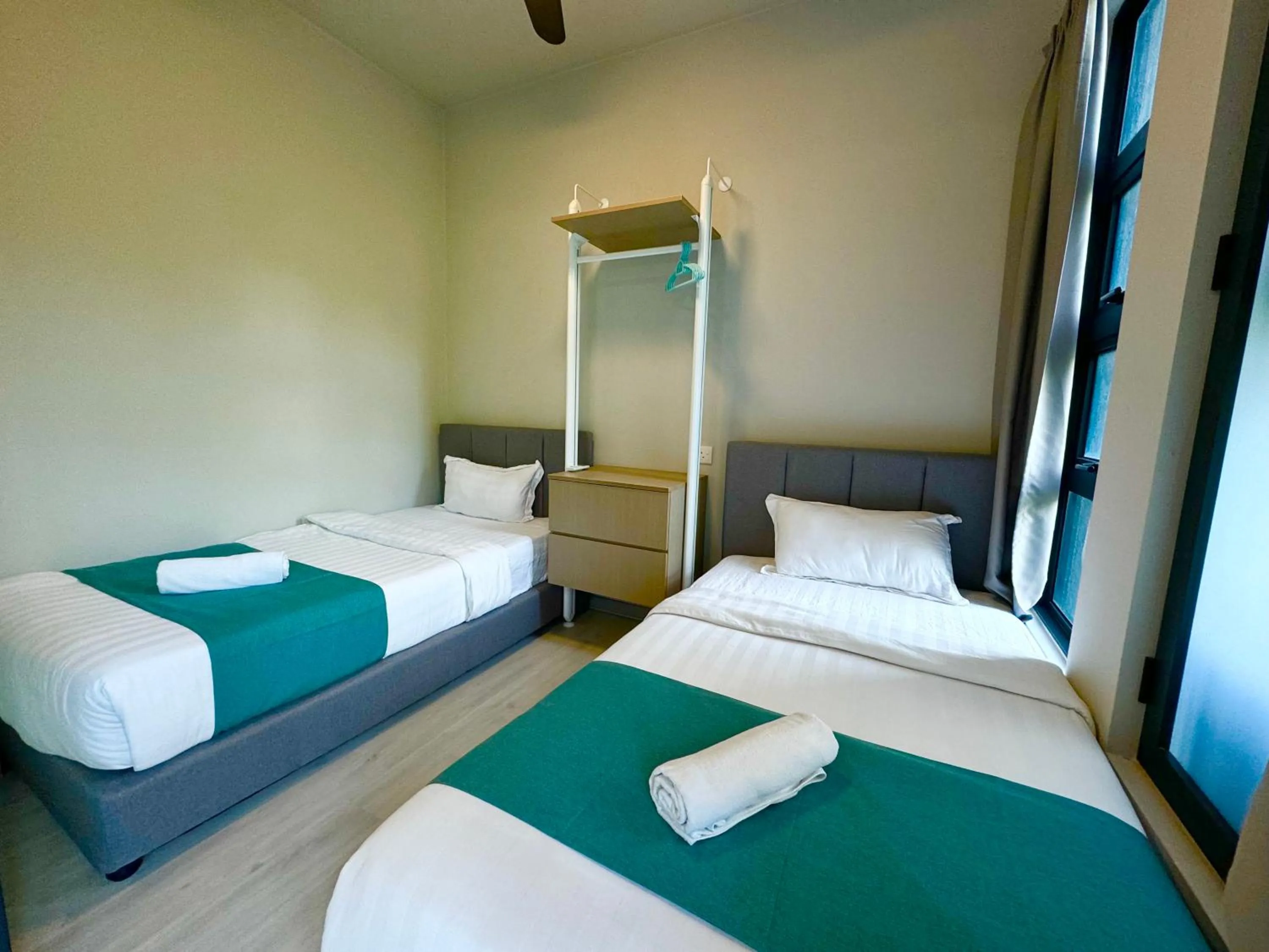 Bed in Sunset Seaview Vacation Condos @ Jesselton Quay