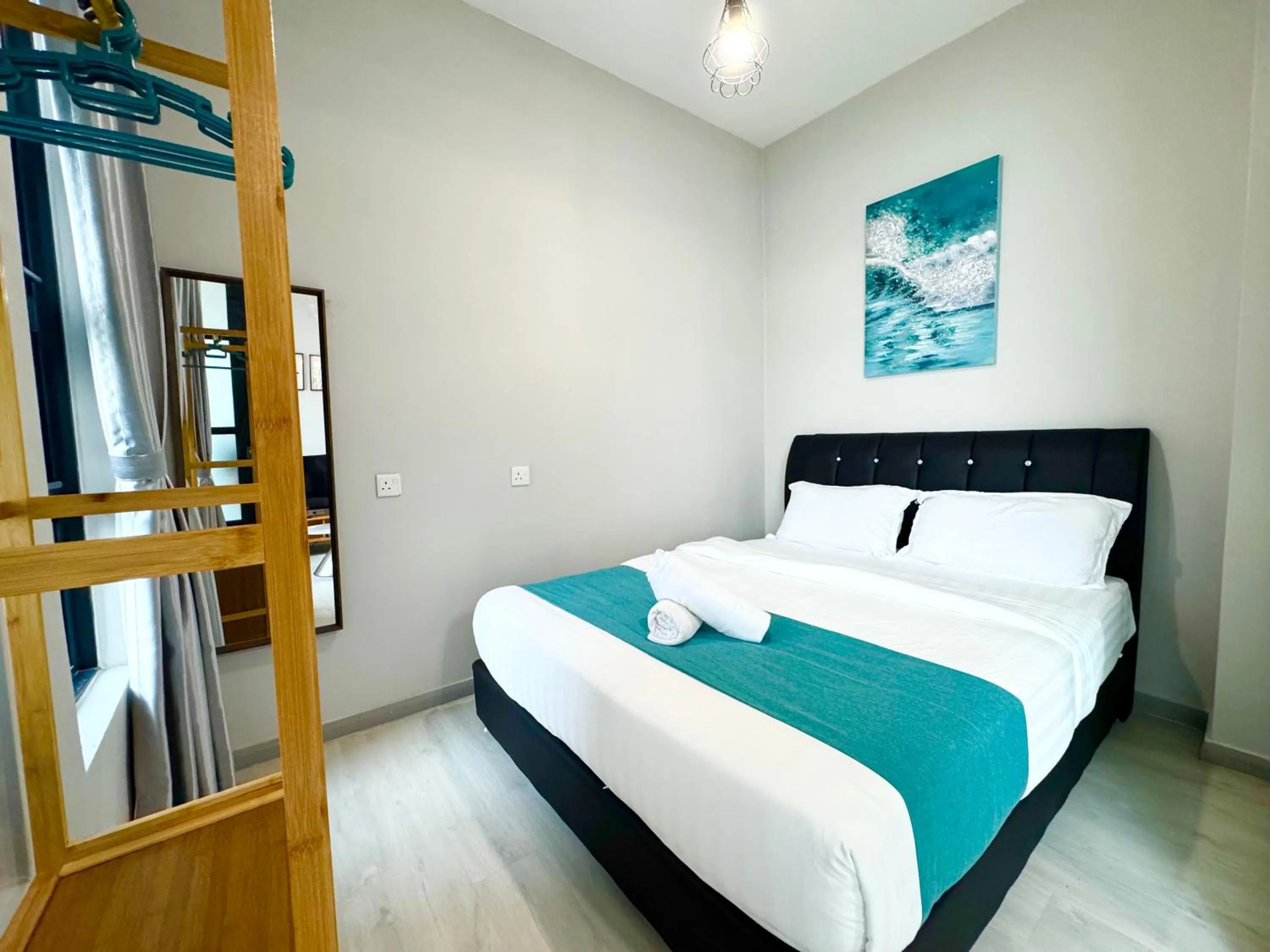 Bed in Sunset Seaview Vacation Condos @ Jesselton Quay
