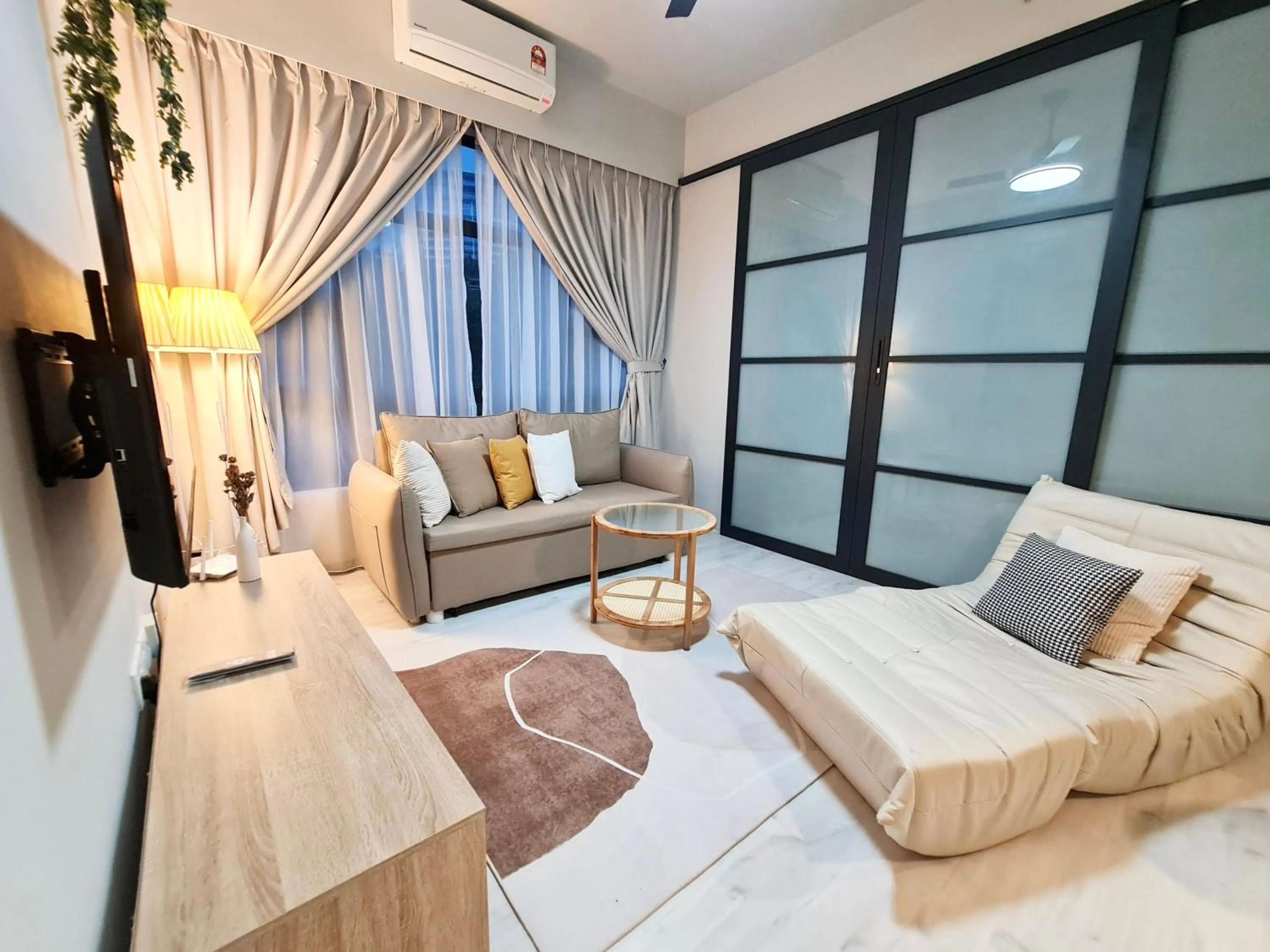 TV and multimedia in Sunset Seaview Vacation Condos @ Jesselton Quay