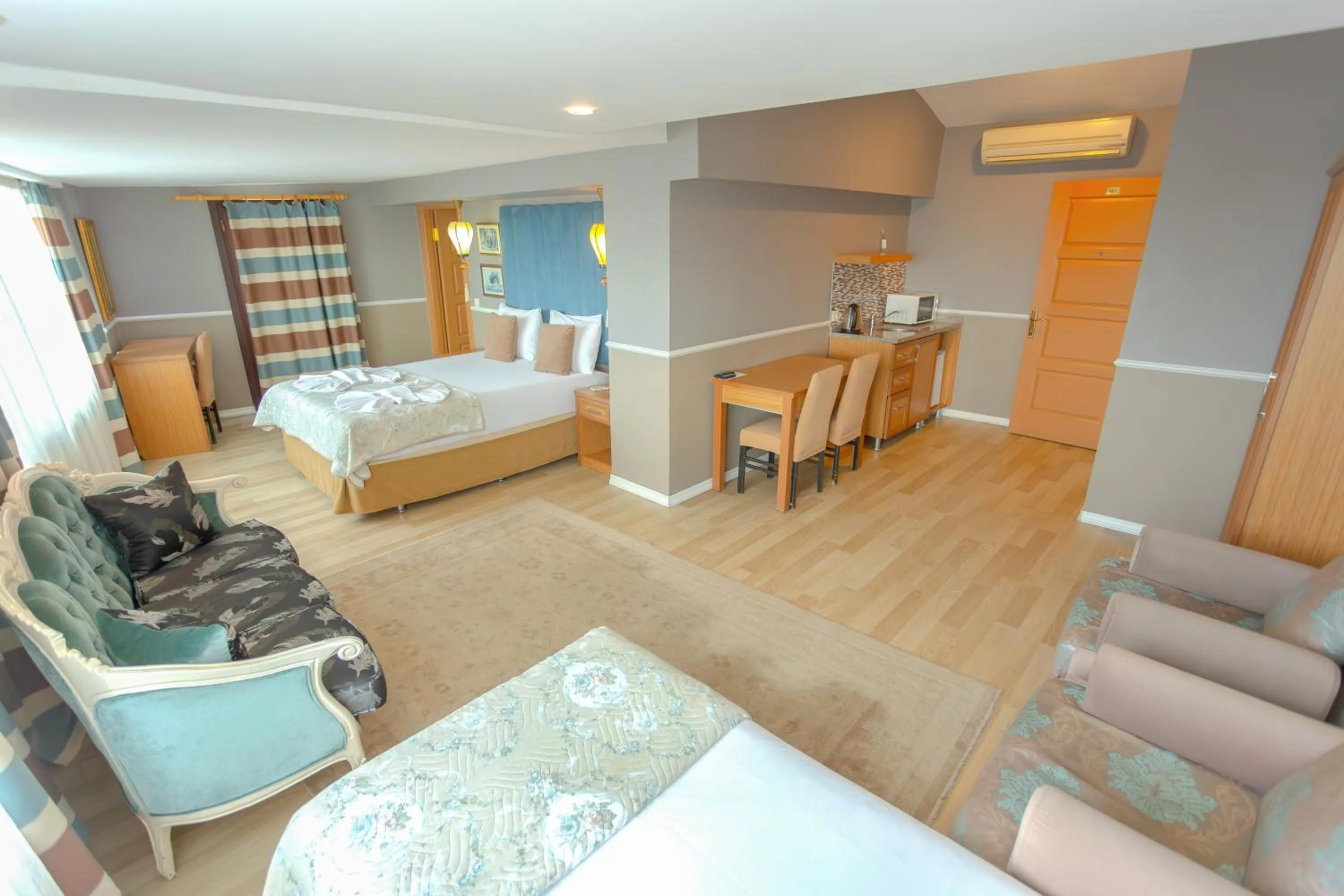 Bed in Hotel Tashkonak Istanbul