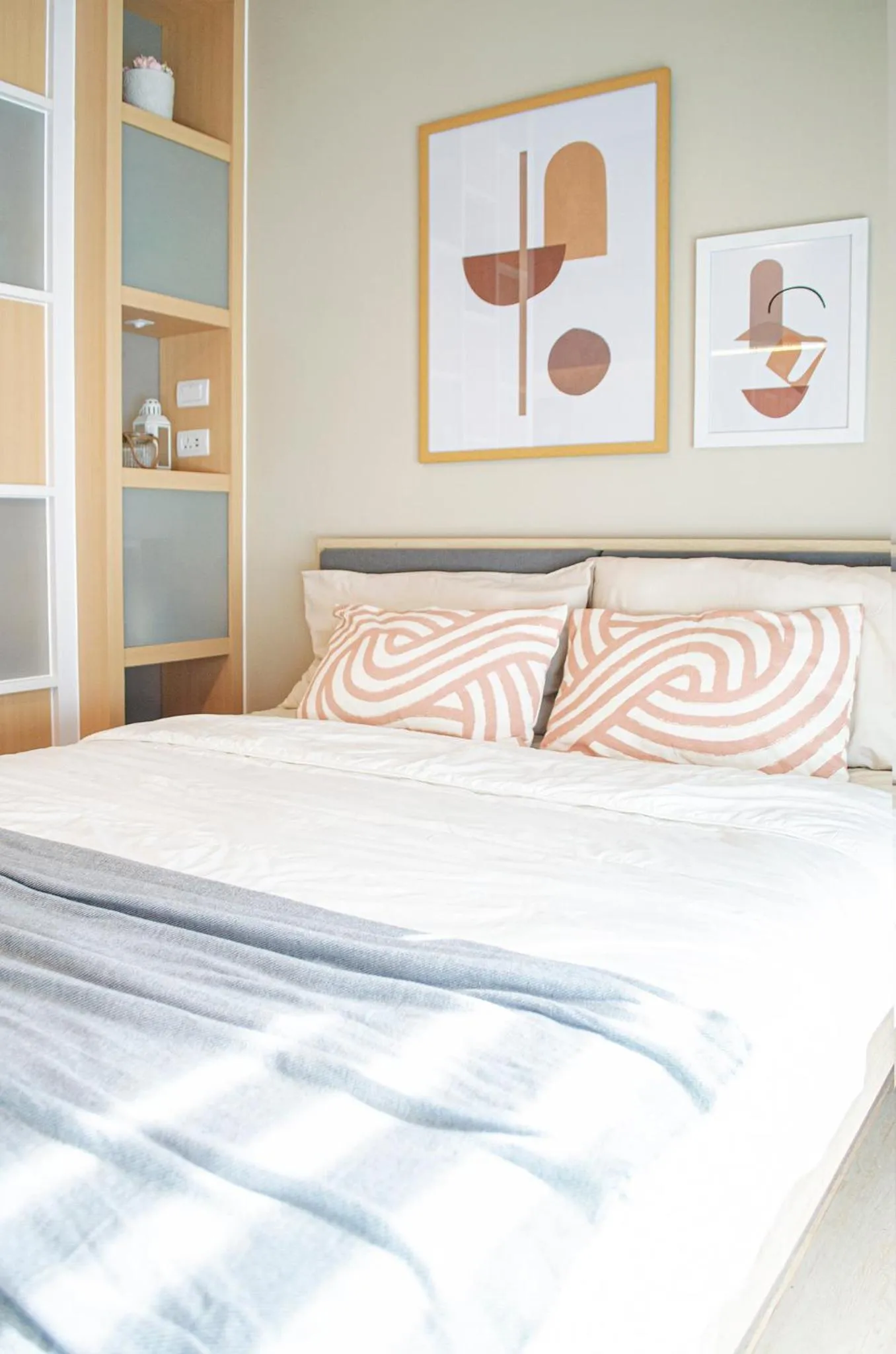 Bed in Cozy and Classy Studio Across Airport Terminal 3