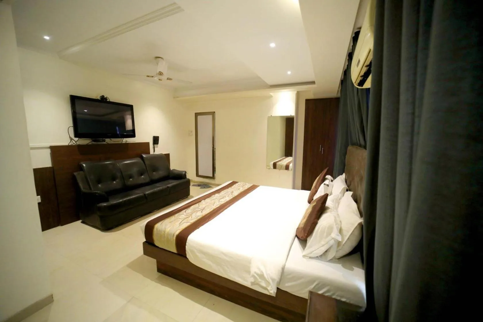 Bed in PANCHVATI RESIDENCY ANDHERI WEST