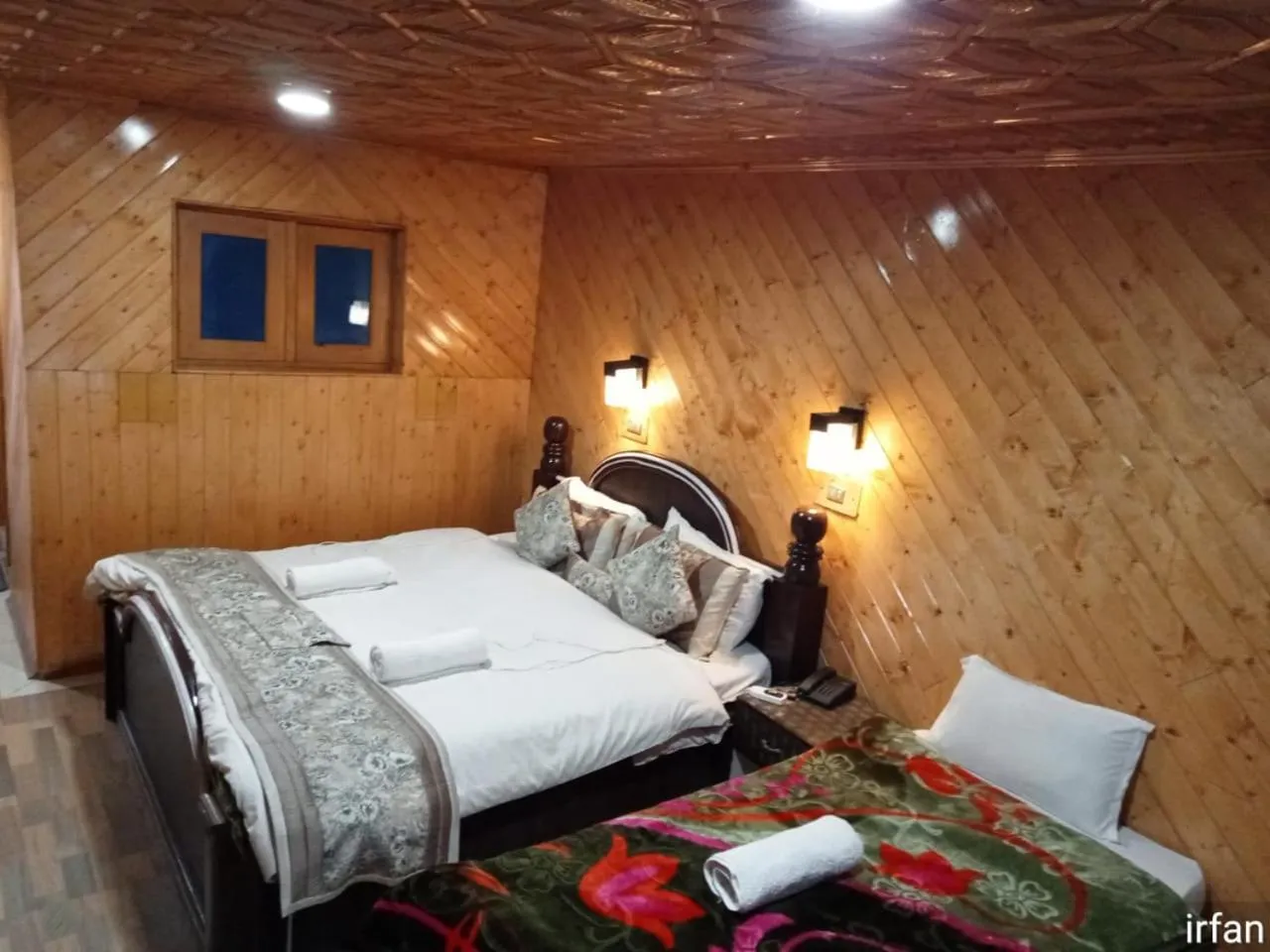 Bed in Hotel Mughal India