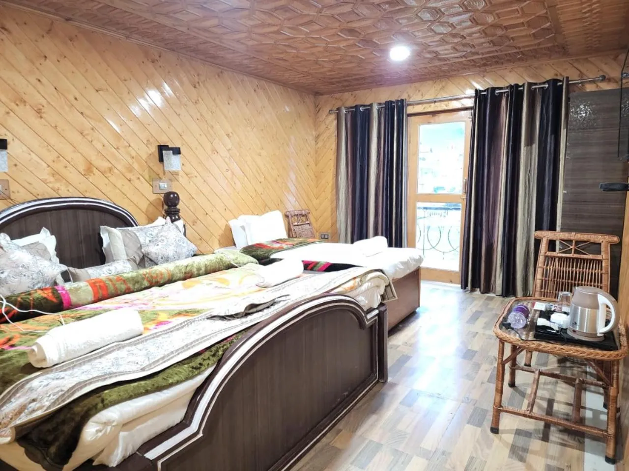 Bed in Hotel Mughal India